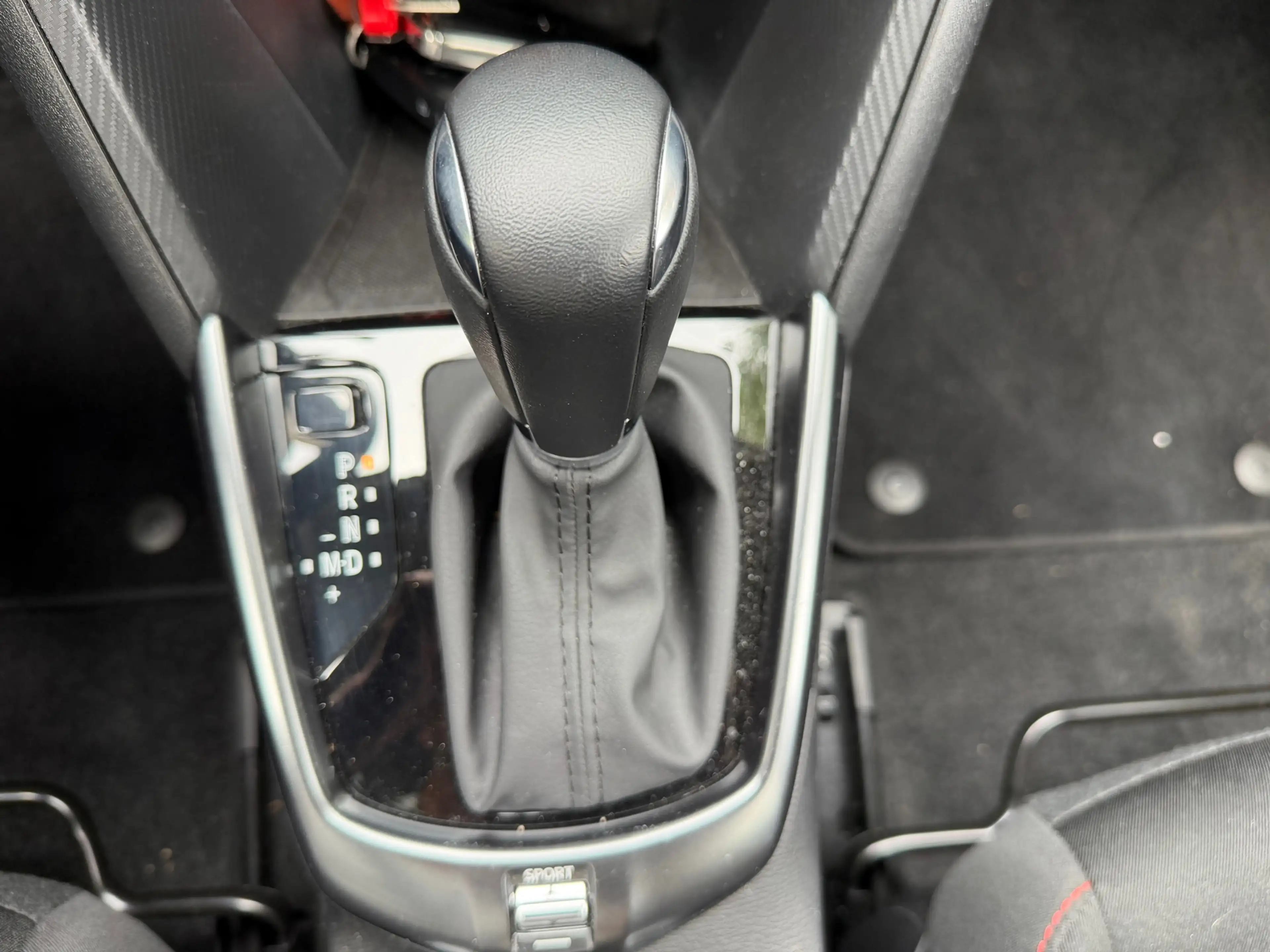 Mazda 2 1.5 SkyActiv-G 90 Homura — photo 31