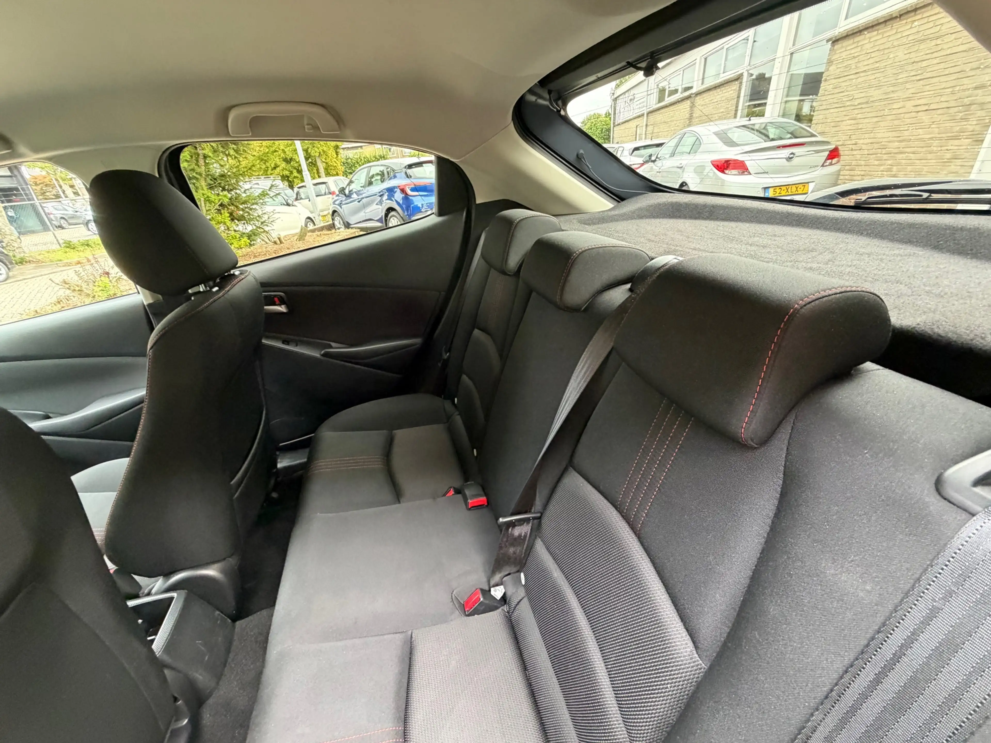 Mazda 2 1.5 SkyActiv-G 90 Homura — photo 14