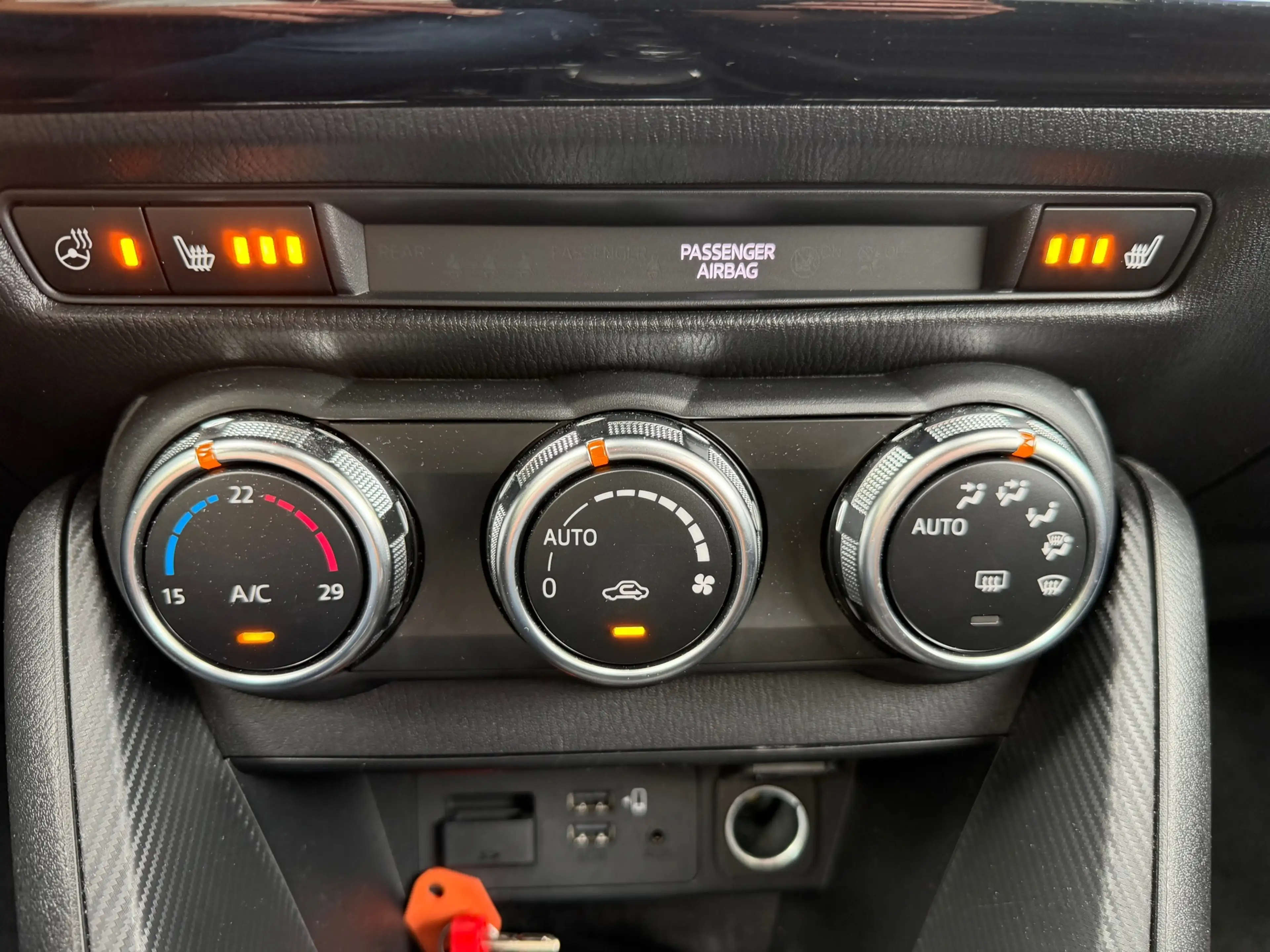 Mazda 2 1.5 SkyActiv-G 90 Homura — photo 28