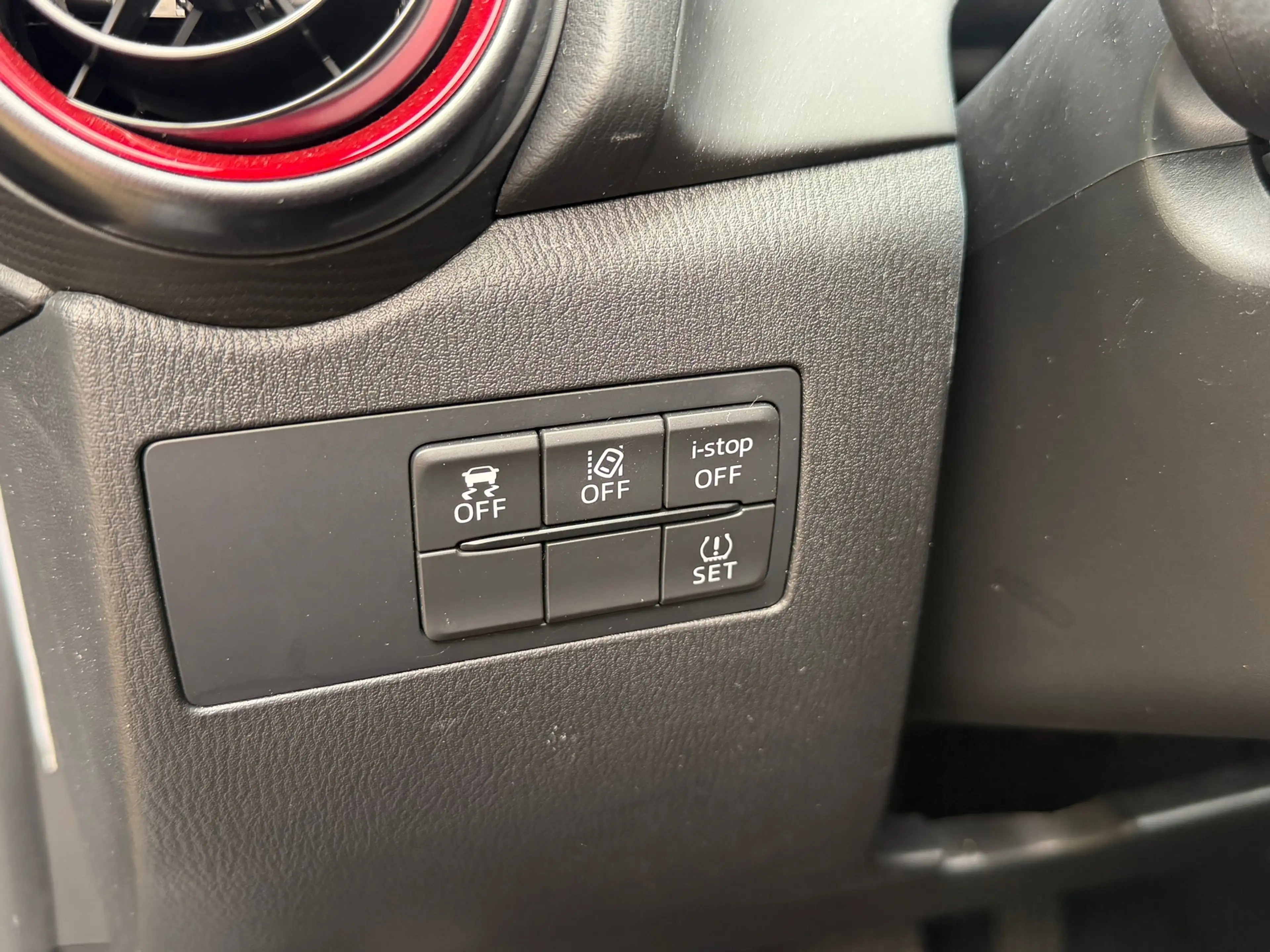 Mazda 2 1.5 SkyActiv-G 90 Homura — photo 18