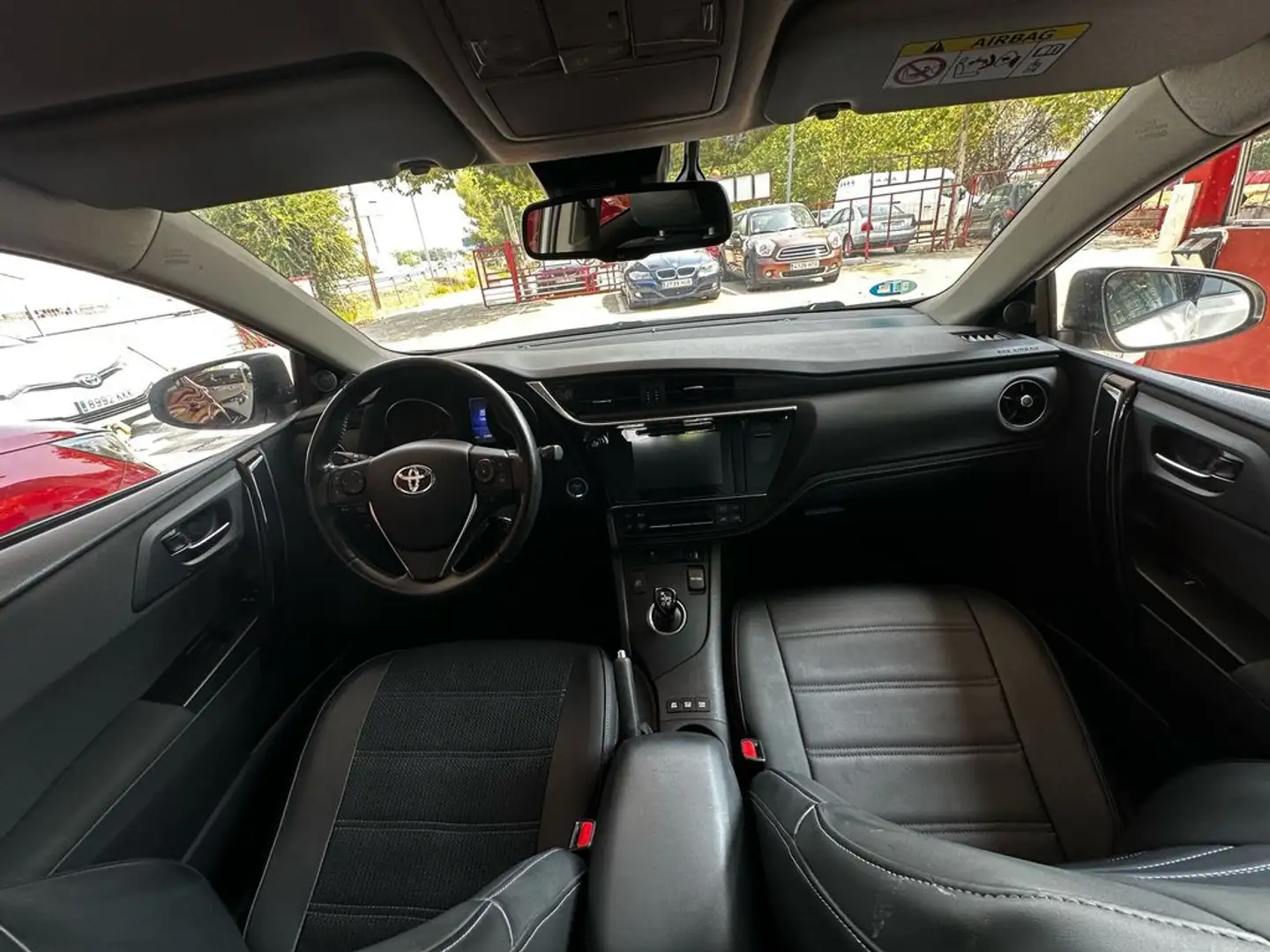 Toyota Auris 1.8 140H Hybrid Active (Business Plus) Wit - 2