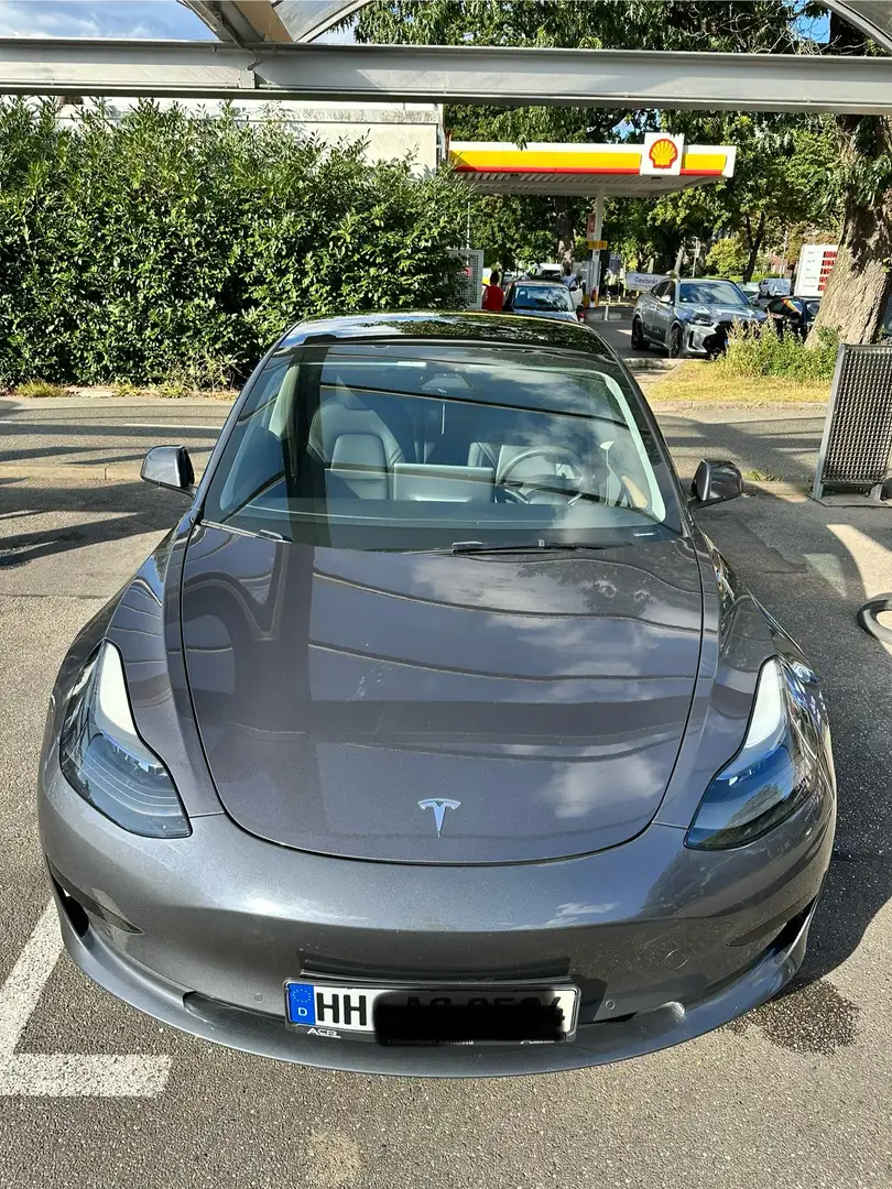 Tesla Model 3 Standard Reichweite Plus Hinterradantrieb - 2