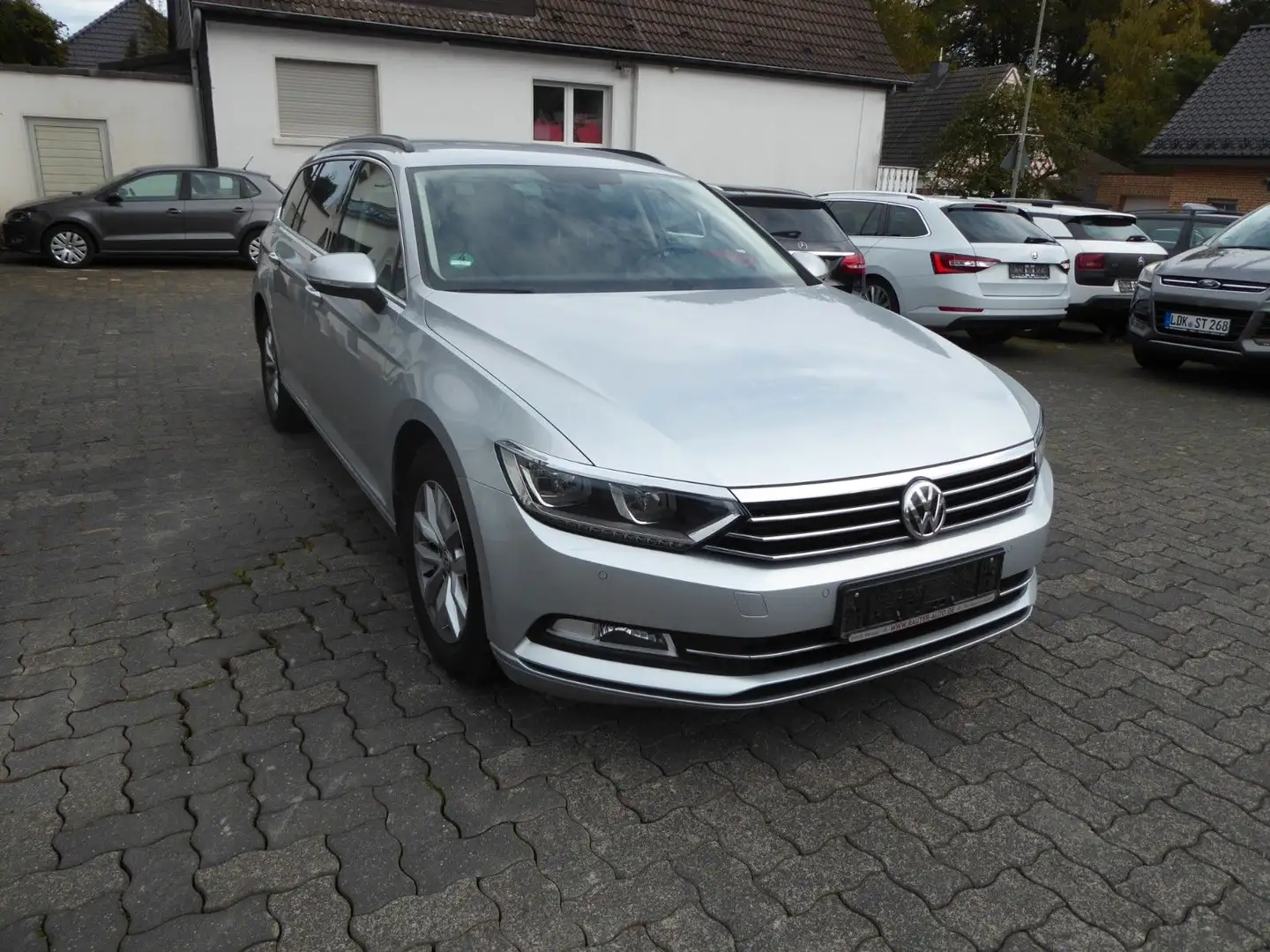 Volkswagen Passat Variant 2.0 TDI BMT Comfortline Variant Zilver - 2
