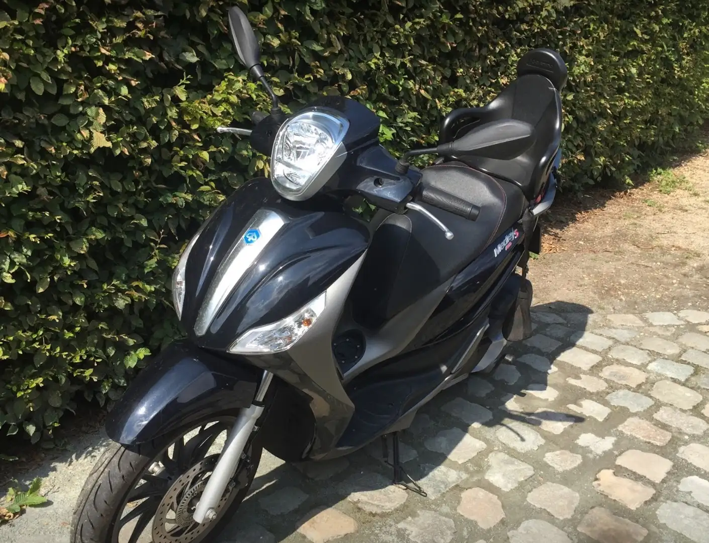 Piaggio Medley 125 Чорний - 2