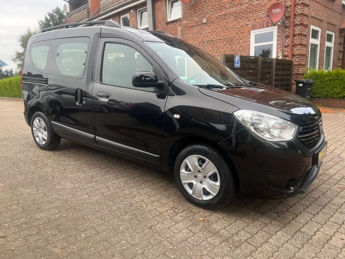 Dacia Dokker Comfort LPG +Sitzhz+GJR+PDC+HU/AU NEU Schwarz - 2