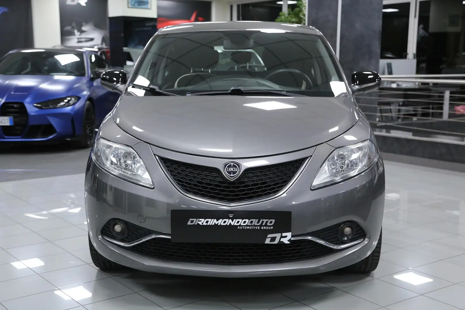 Lancia Ypsilon 1.2 69 cv Gold Gris - 2