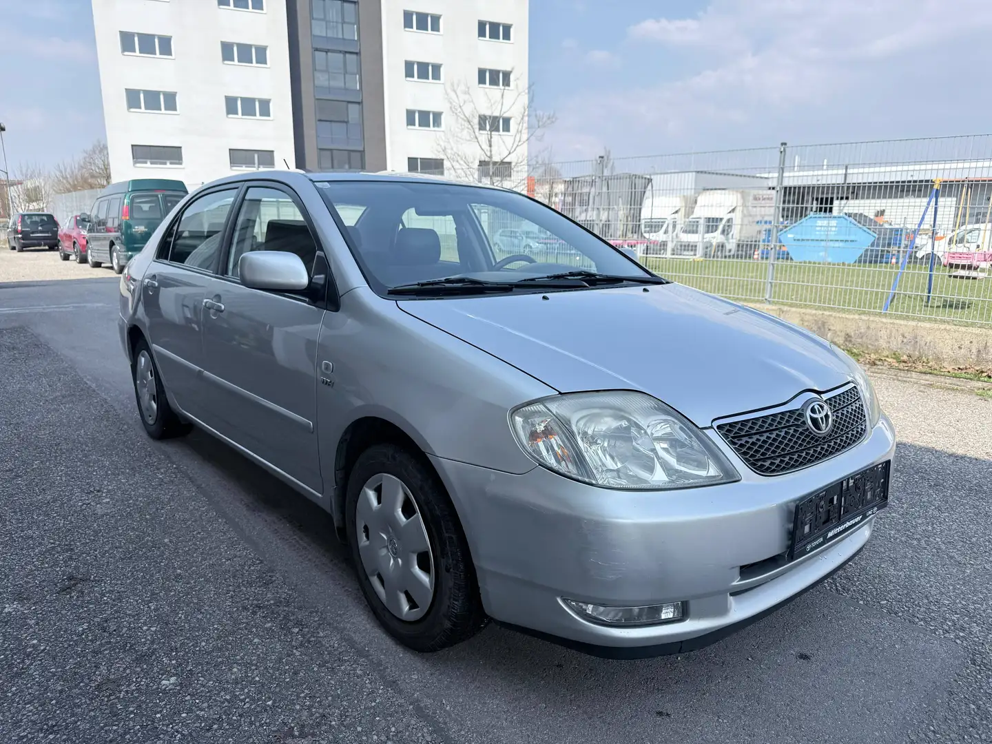 Toyota Corolla Corolla 1,4 VVT-i Linea Sol Grau - 1