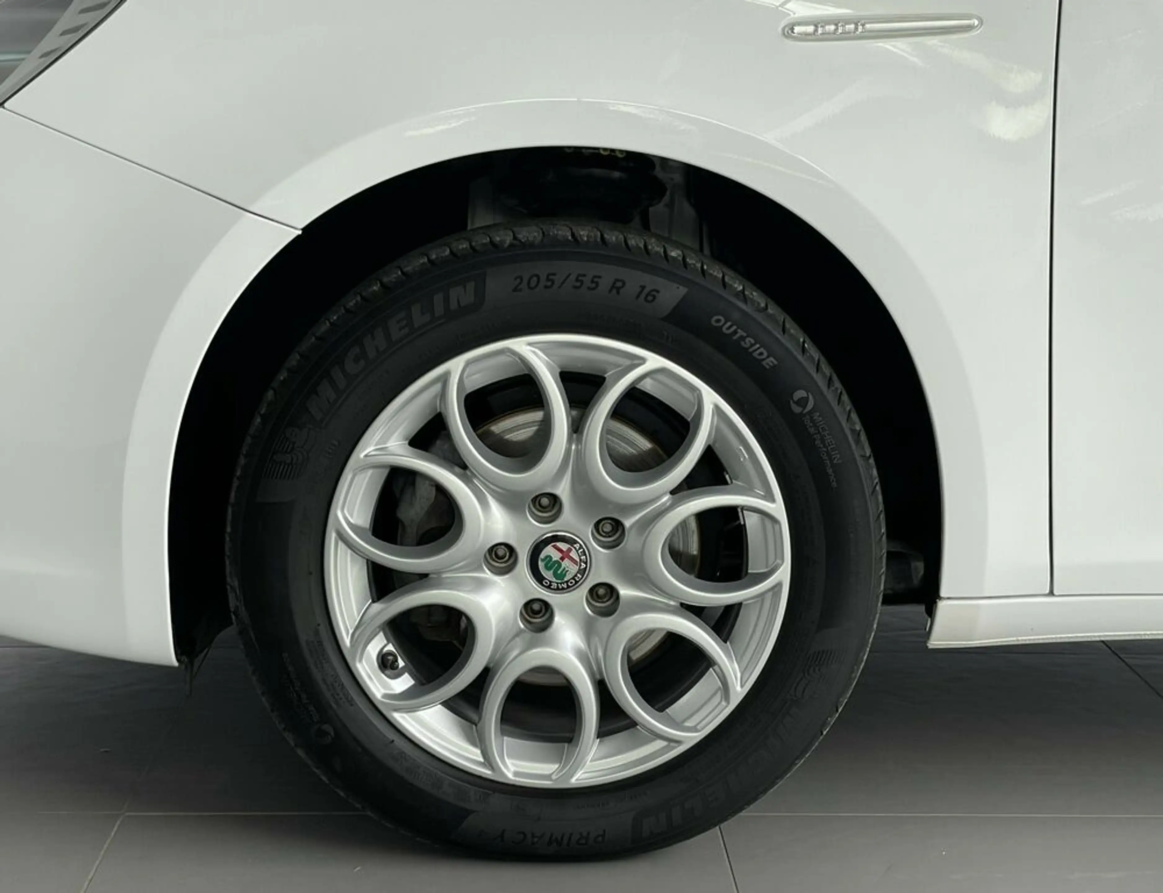 Alfa Romeo Giulietta Super *Bi-Xenon*PDC*Kamera*SitzH*DAB* — photo 3