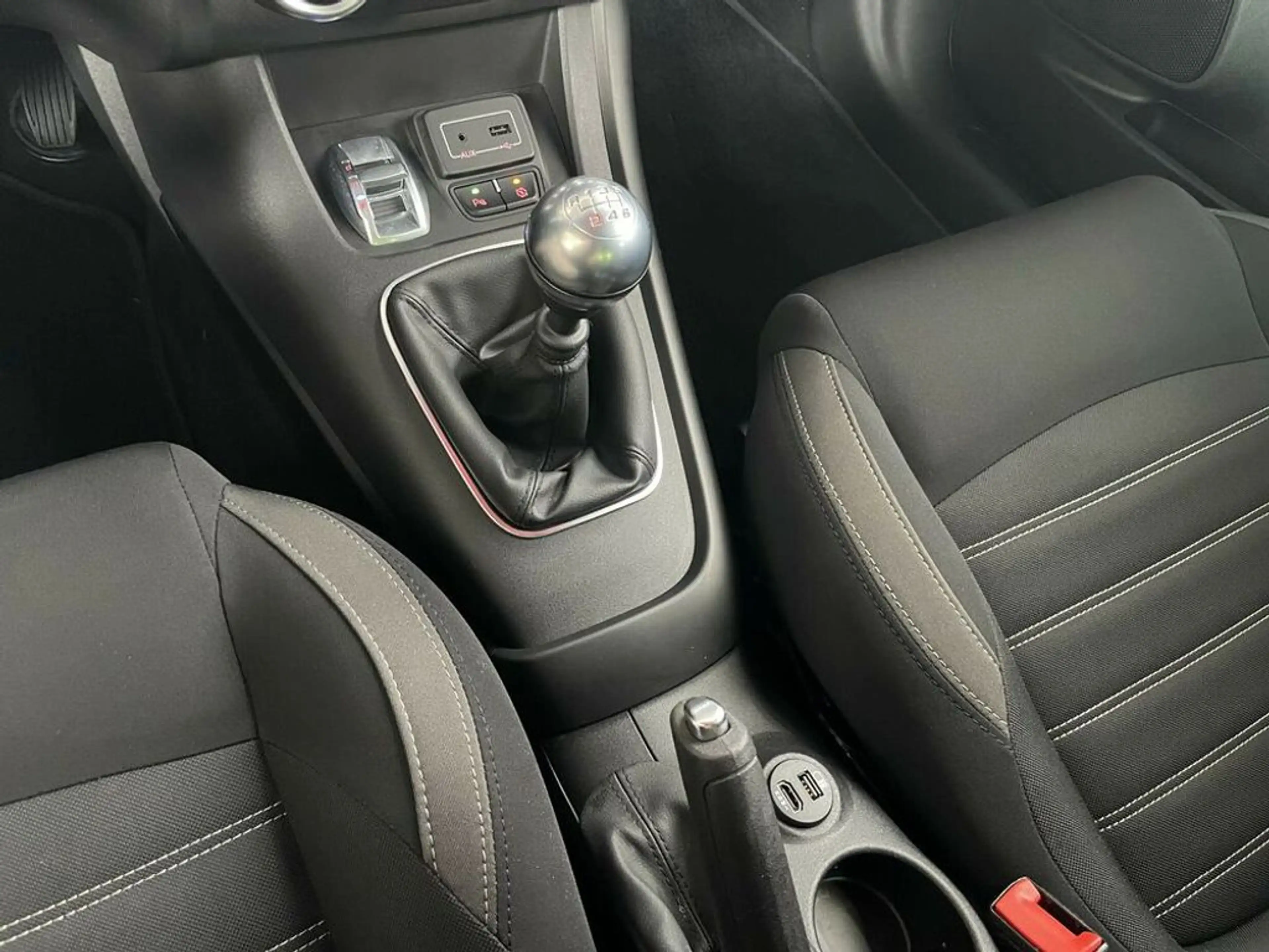 Alfa Romeo Giulietta Super *Bi-Xenon*PDC*Kamera*SitzH*DAB* — photo 7