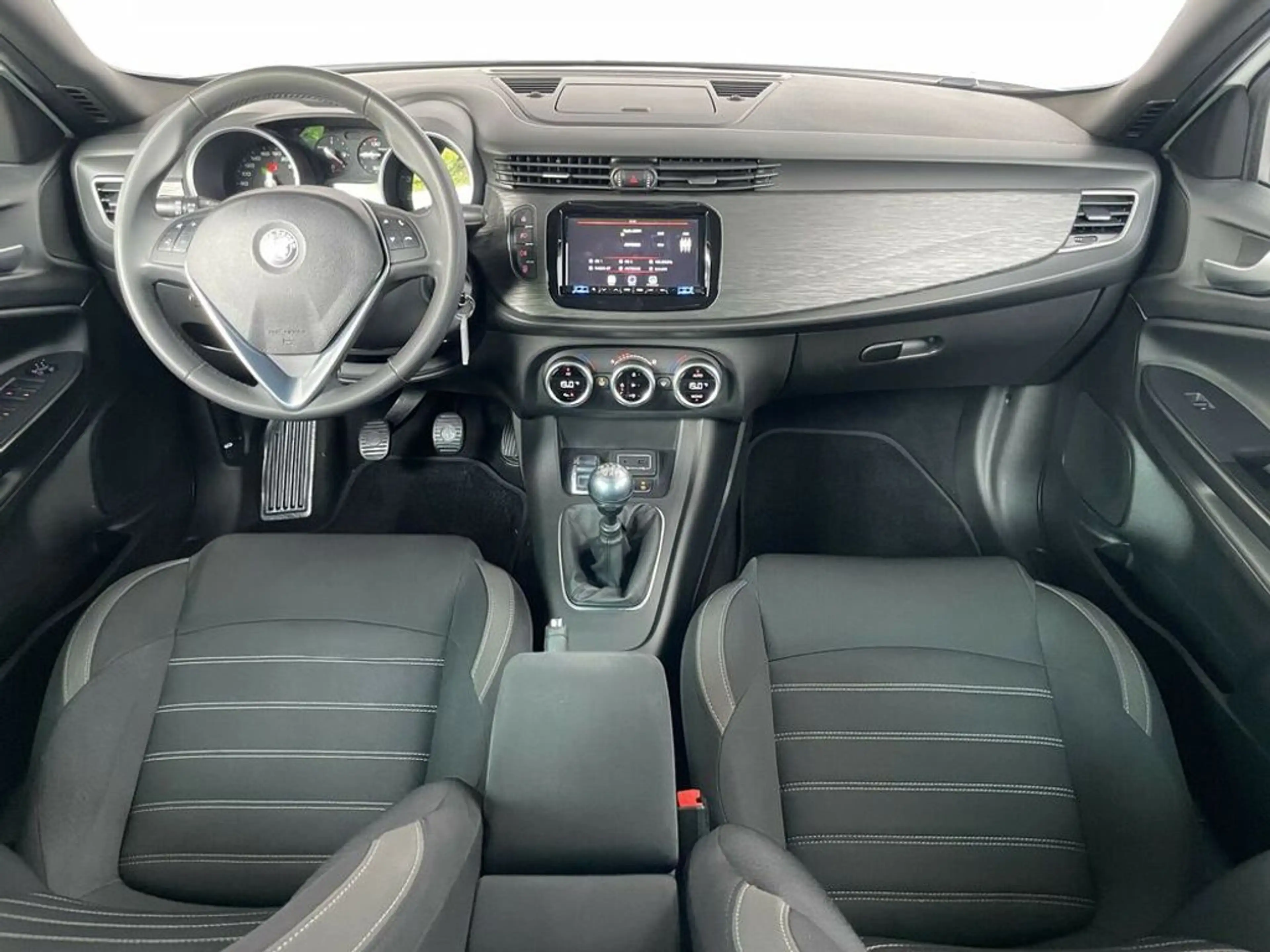 Alfa Romeo Giulietta Super *Bi-Xenon*PDC*Kamera*SitzH*DAB* — photo 6