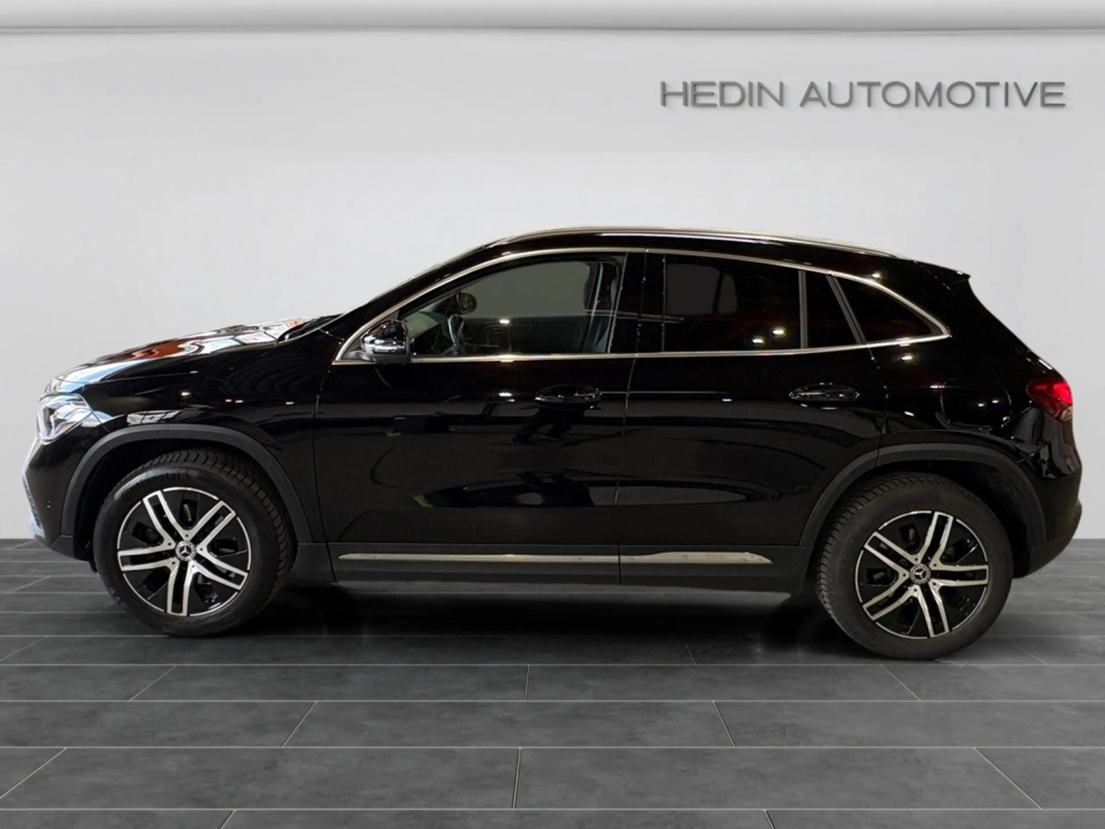 Mercedes-Benz GLA 200 PROGRESSIVE|MBEAM|DISTR|PANO|AHK|360|SHZ — photo 3