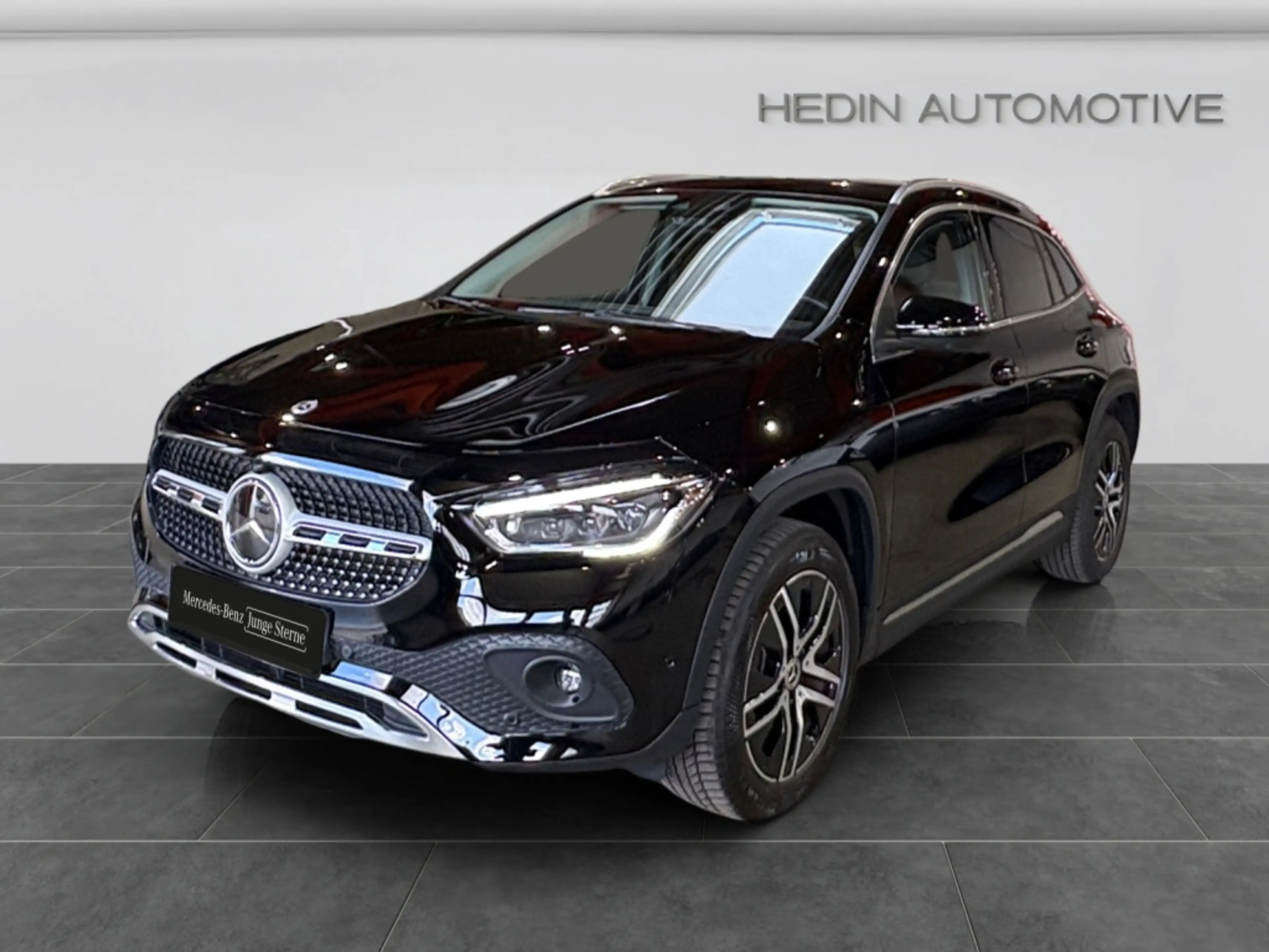 Mercedes-Benz GLA 200 PROGRESSIVE|MBEAM|DISTR|PANO|AHK|360|SHZ — photo 2