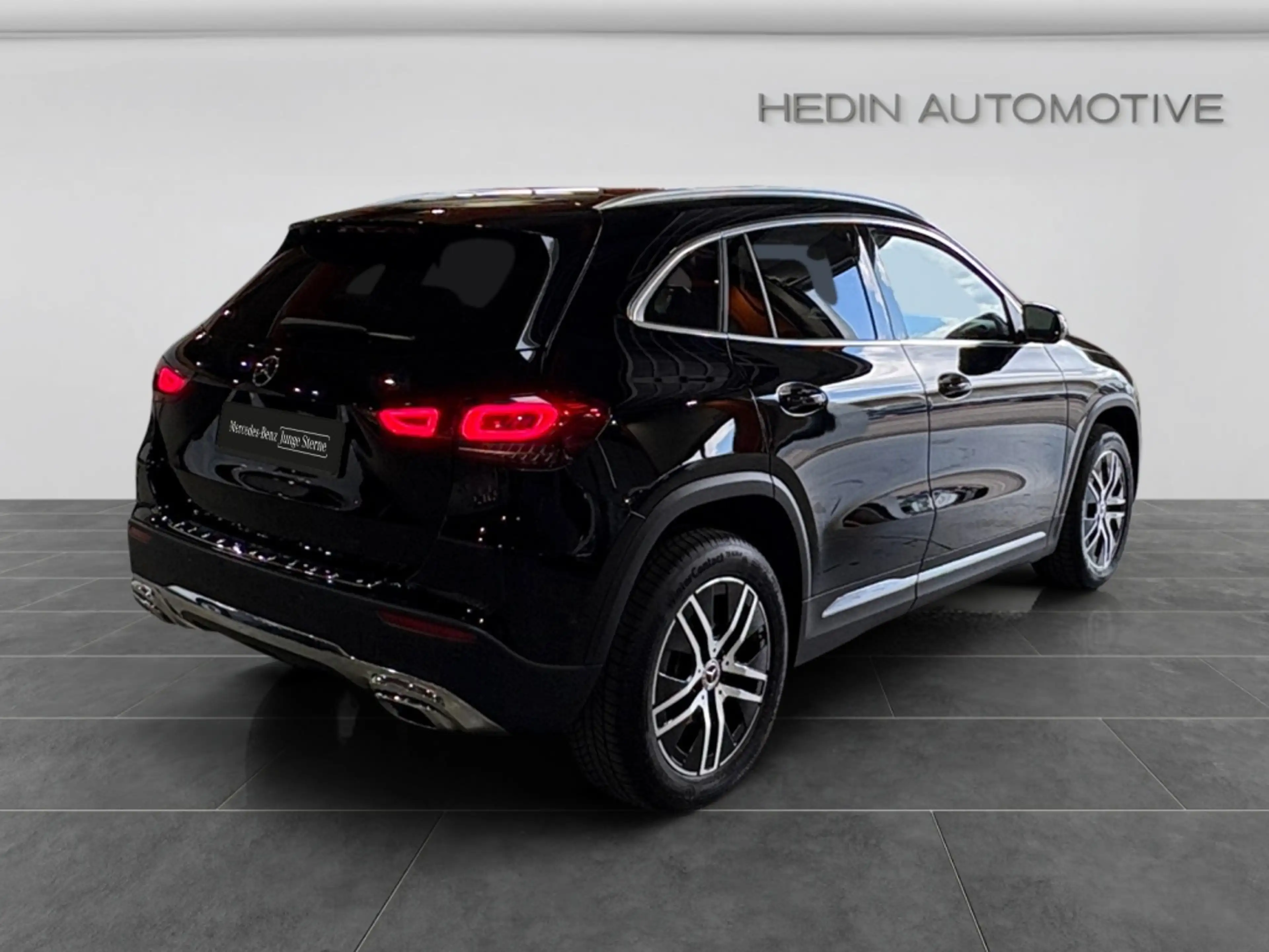 Mercedes-Benz GLA 200 PROGRESSIVE|MBEAM|DISTR|PANO|AHK|360|SHZ — photo 6