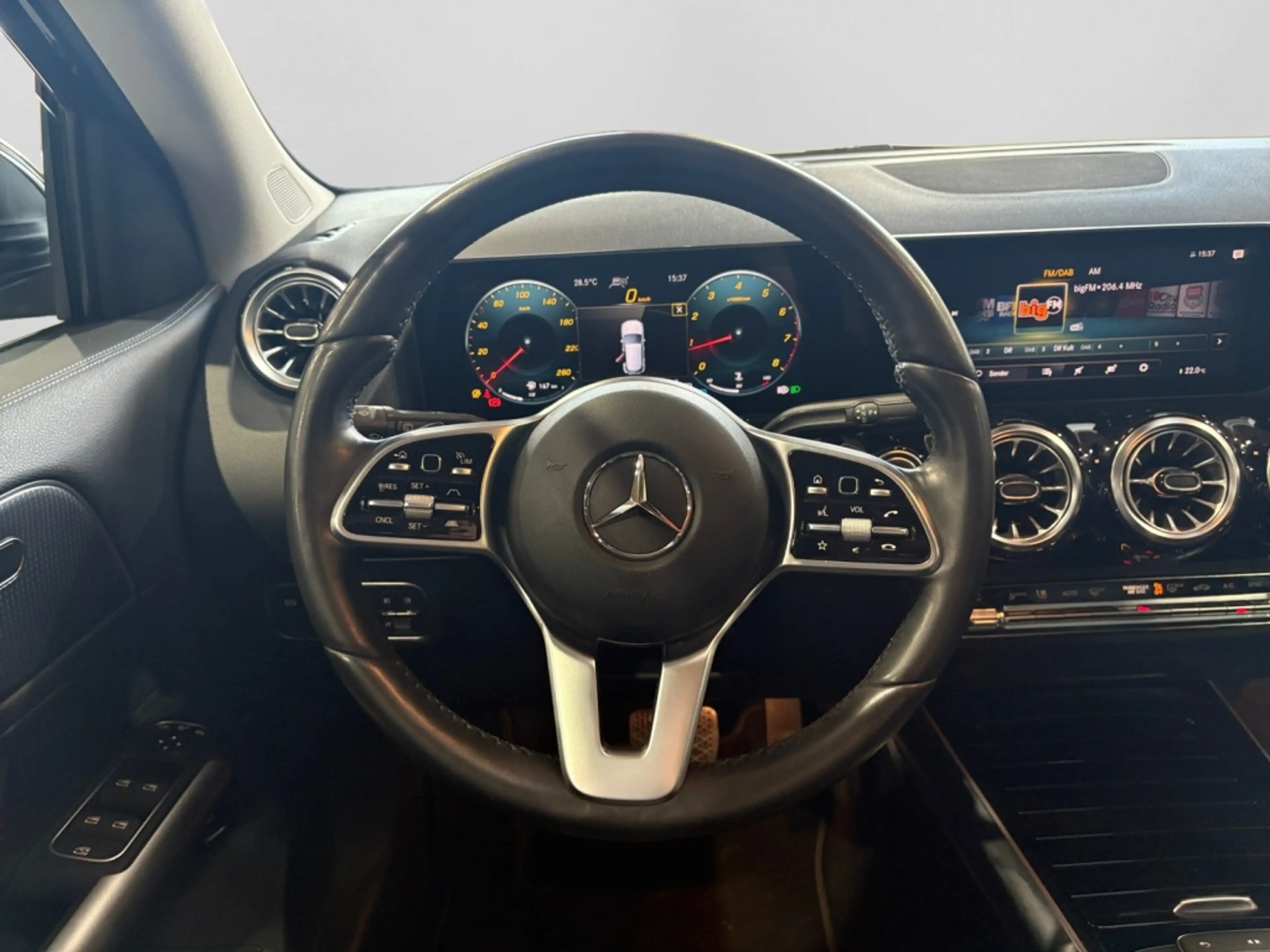 Mercedes-Benz GLA 200 PROGRESSIVE|MBEAM|DISTR|PANO|AHK|360|SHZ — photo 13