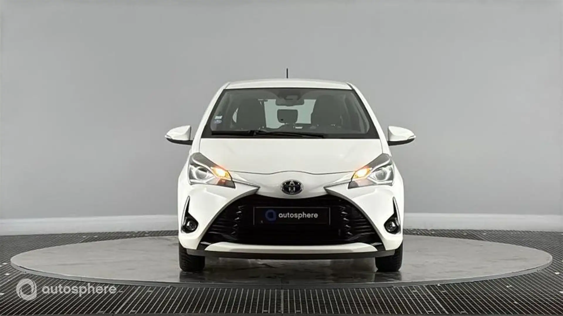 Toyota Yaris 100h Dynamic 5p RC19 - 2