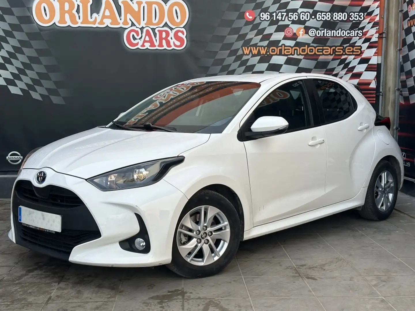 Toyota Yaris 120H 1.5 Active Tech Blanco - 2