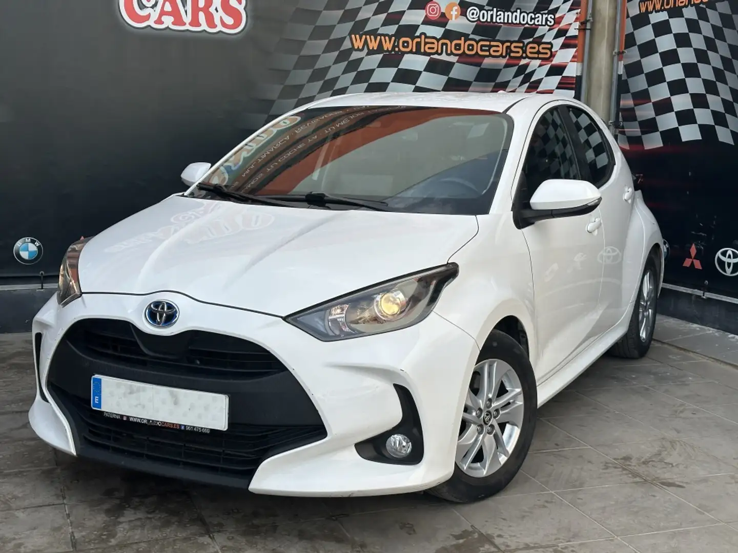 Toyota Yaris 120H 1.5 Active Tech Blanco - 1