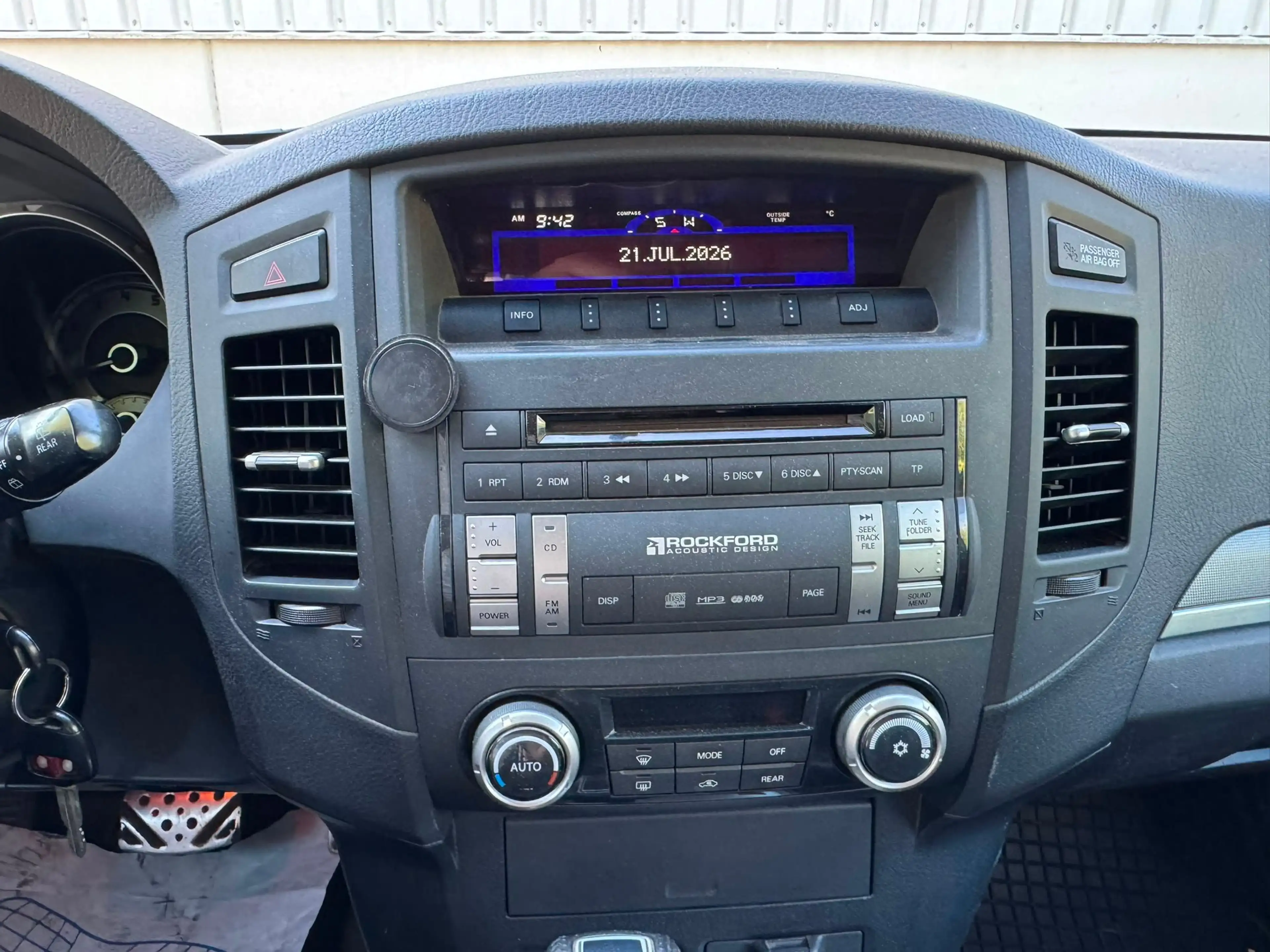 Mitsubishi Pajero 3.2 DI-D Edition 100 (5-trg.) — photo 9