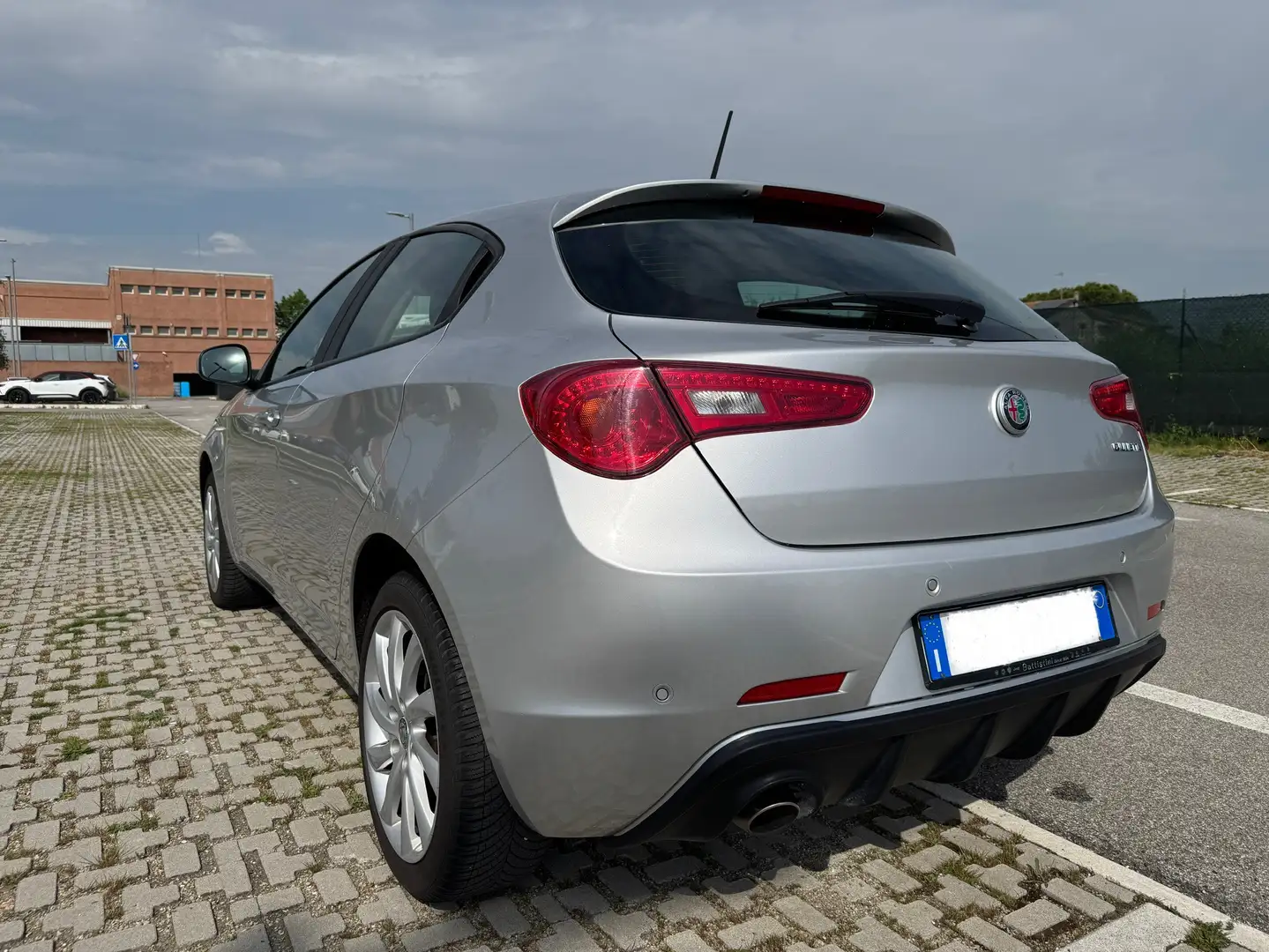 Alfa Romeo Giulietta 1.6 jtdm 120cv automatico - cinghia e frizione ok - 1