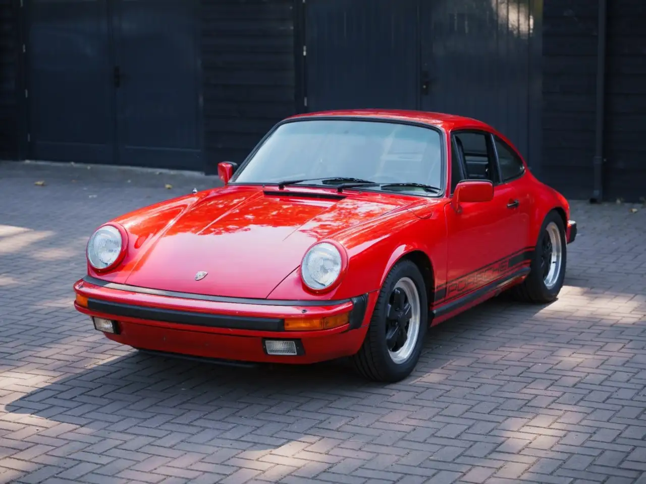 Porsche 911 3.2 Carrera Coupe â Guards Red â Black L, foto 2