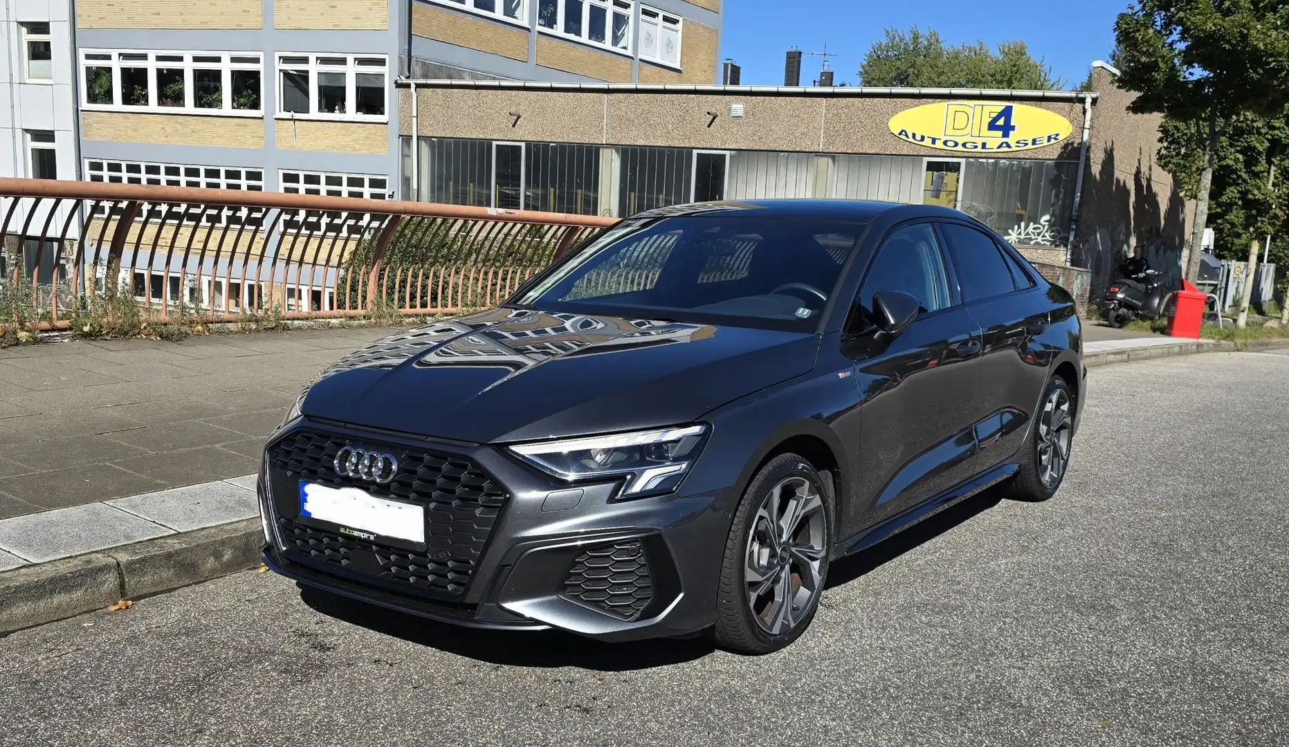 Audi A3 35 TFSI Limousine S tronic line Grau - 2