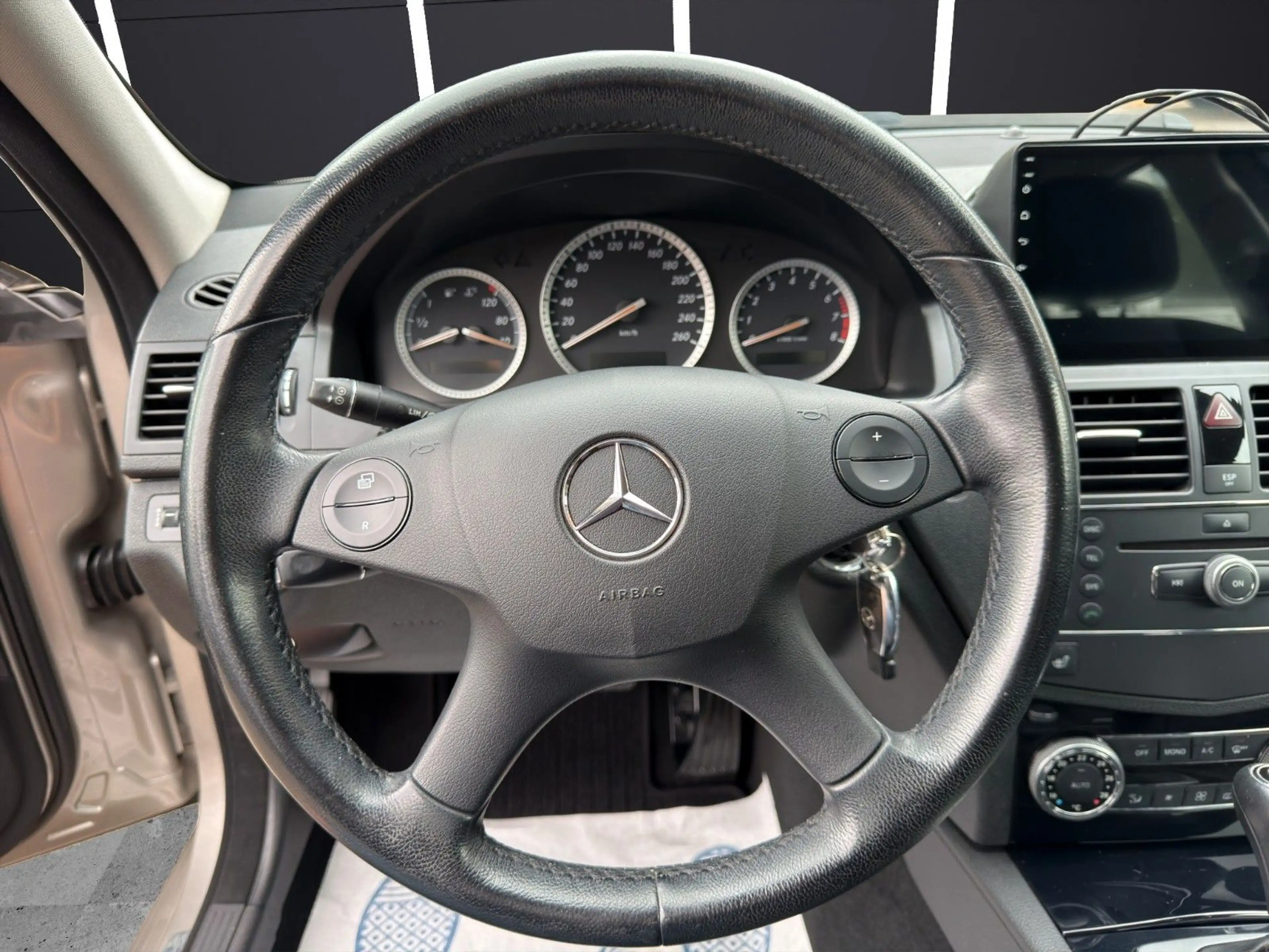 Mercedes-Benz C 180 C Limousine C 180 / AUTOMATIK / GEPFLEGT — photo 15