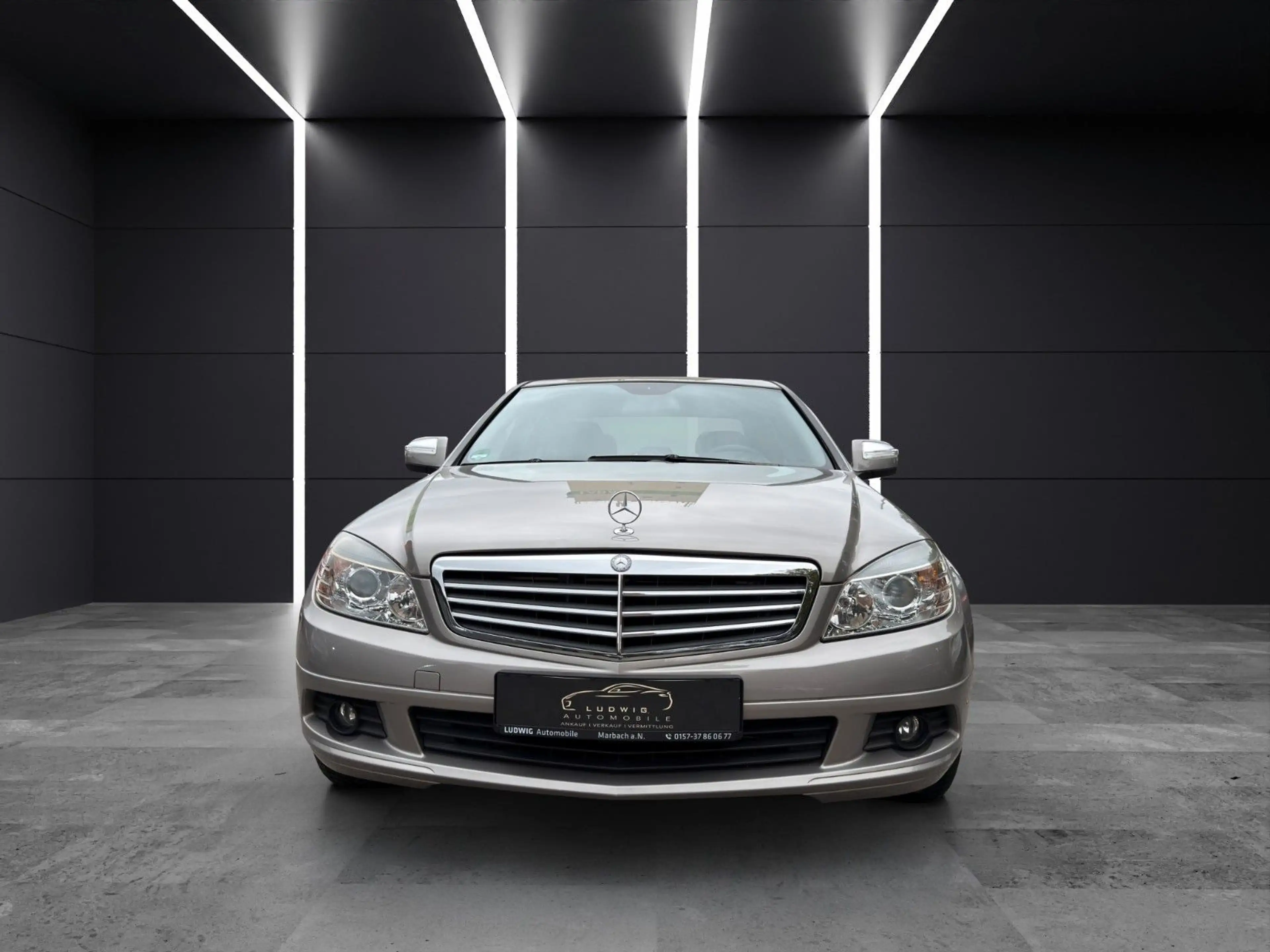 Mercedes-Benz C 180 C Limousine C 180 / AUTOMATIK / GEPFLEGT — photo 2