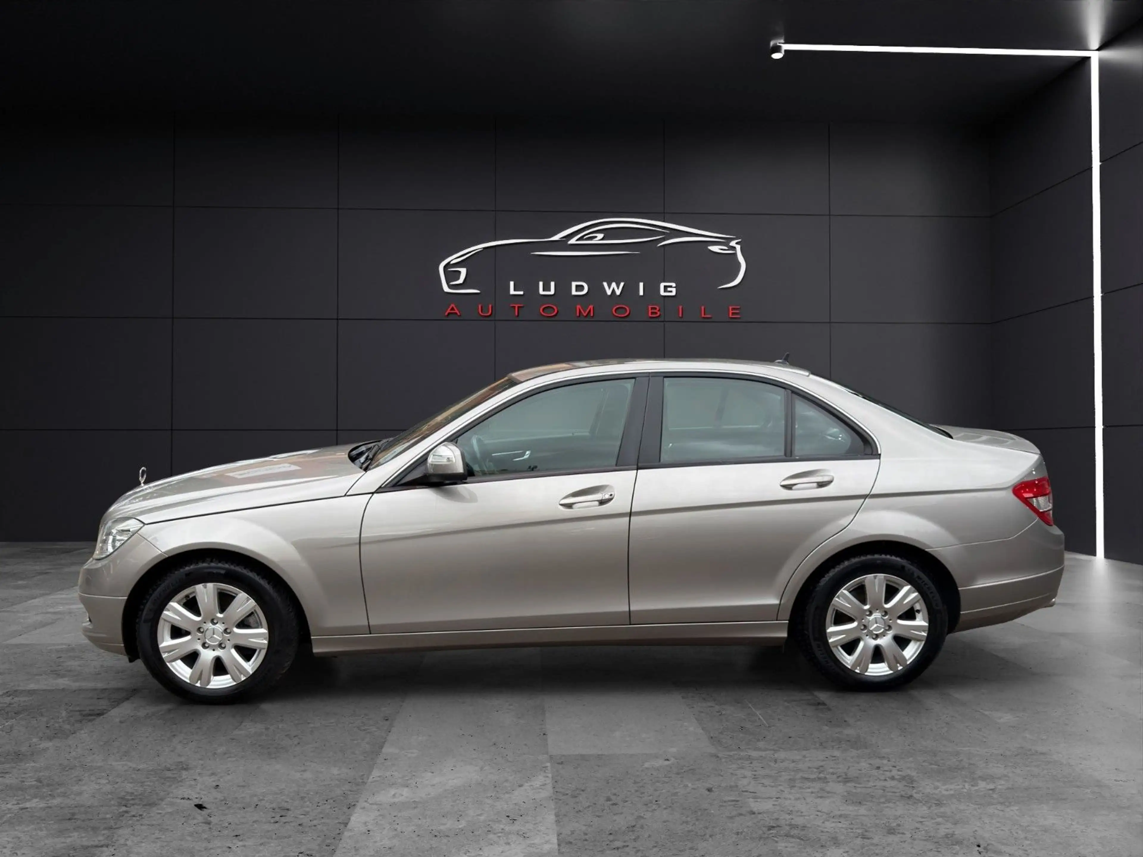 Mercedes-Benz C 180 C Limousine C 180 / AUTOMATIK / GEPFLEGT — photo 4