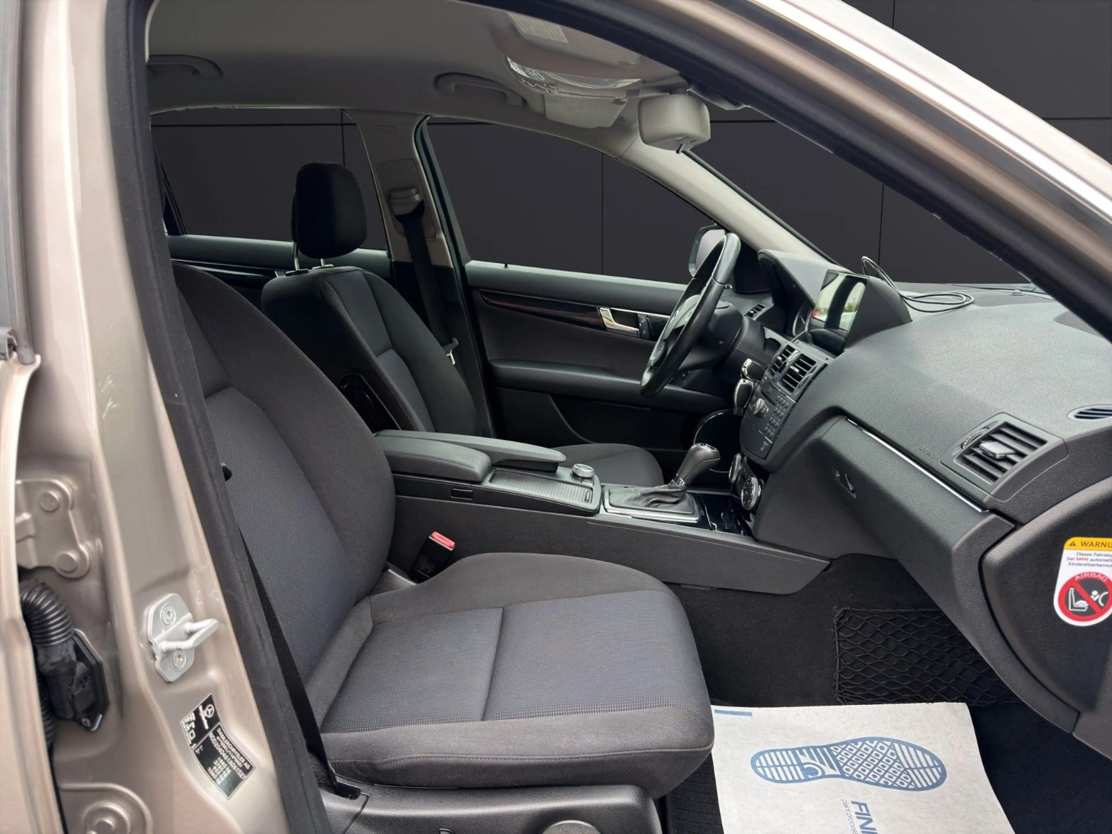 Mercedes-Benz C 180 C Limousine C 180 / AUTOMATIK / GEPFLEGT — photo 11