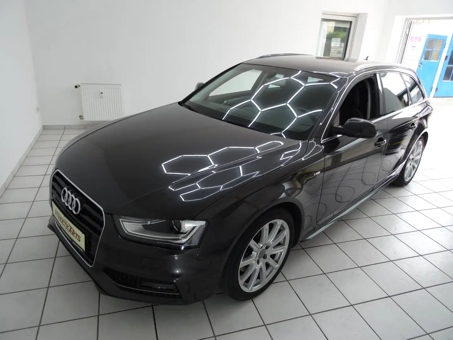 Audi A4 Avant Ambition S-Line Klima PDC AHK BC SH Grau - 2