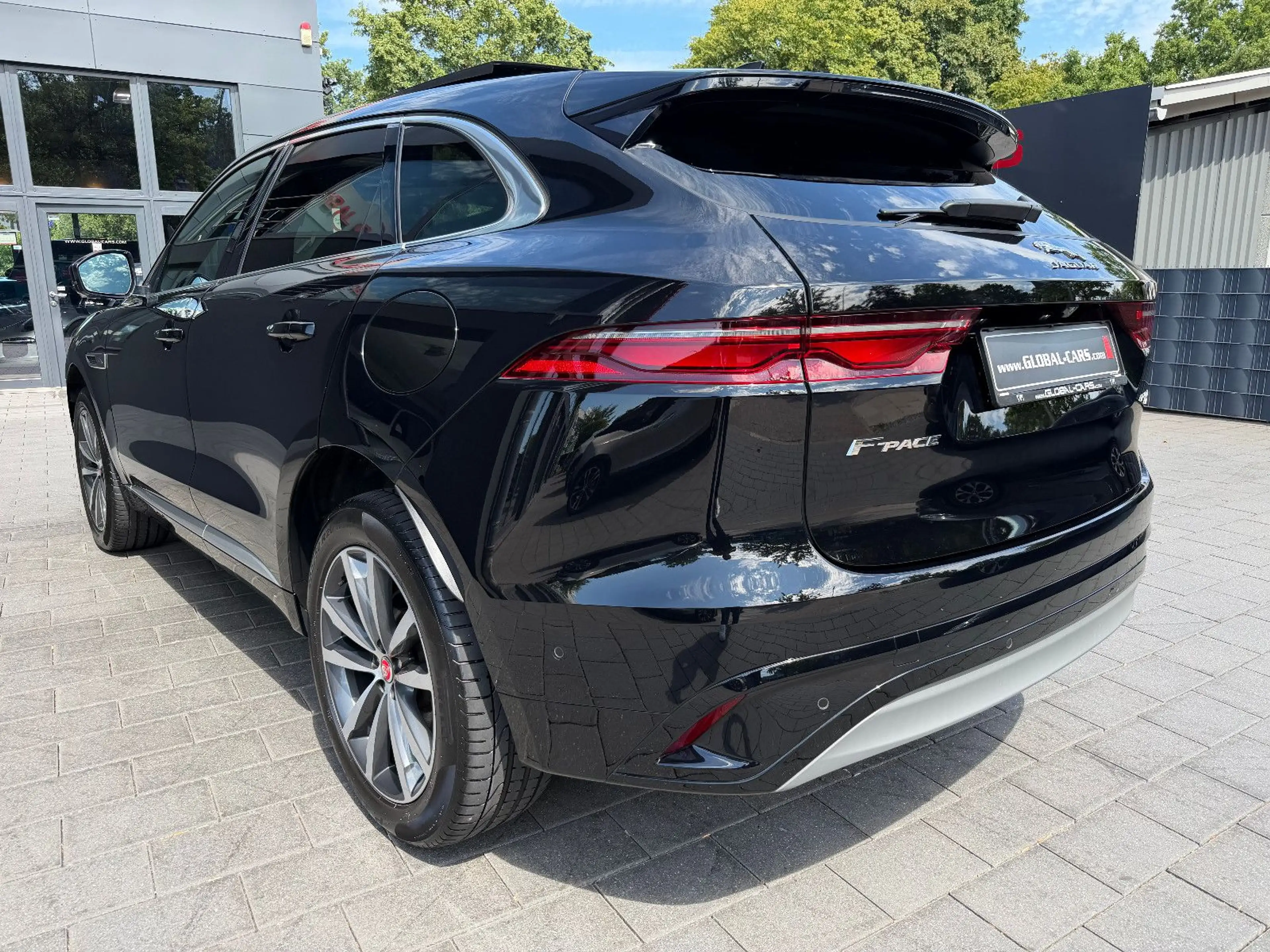 Jaguar F-Pace F-PACE P400e R-DYNAMIC S*ACC*HUD*PIXEL*PANO*20" — photo 13