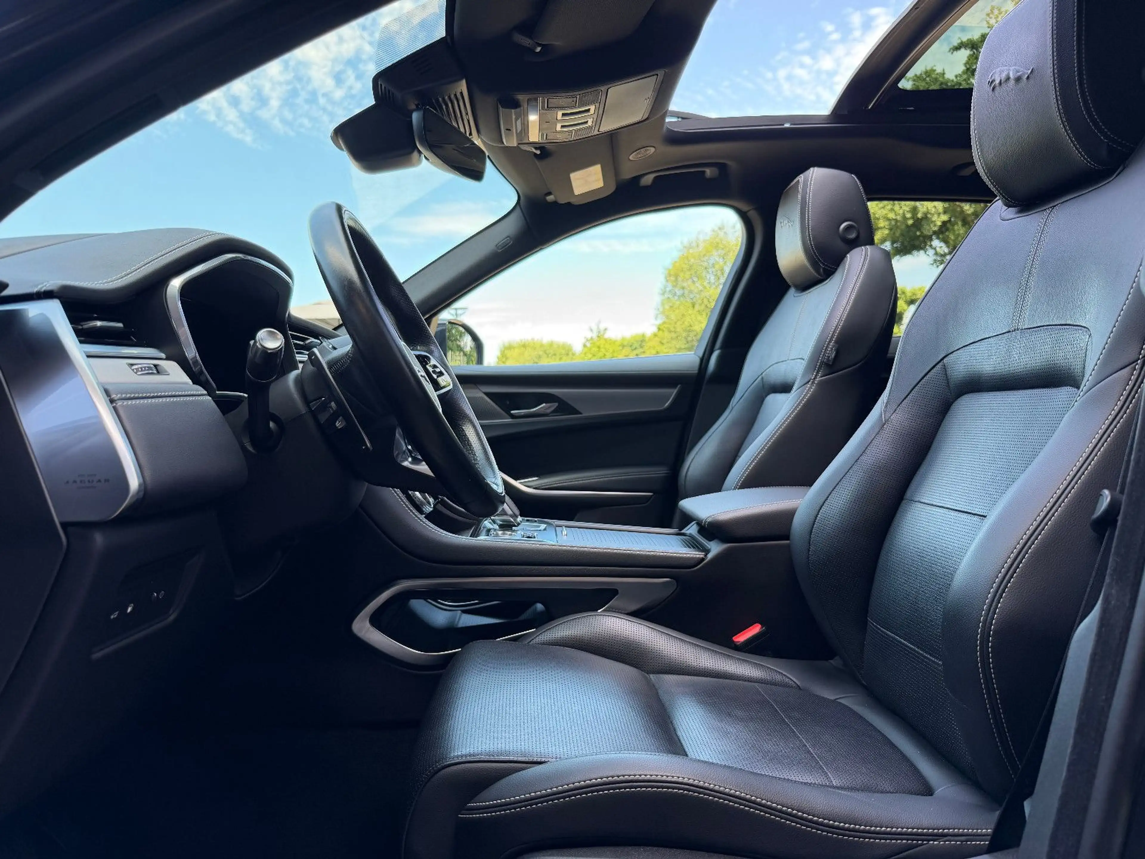 Jaguar F-Pace F-PACE P400e R-DYNAMIC S*ACC*HUD*PIXEL*PANO*20" — photo 6