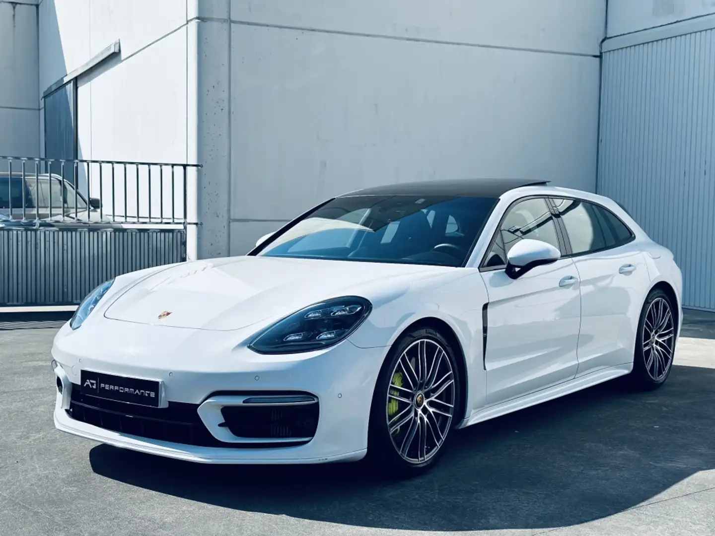 Porsche Panamera 4S E-Hybrid Sport Turismo Blanc - 1