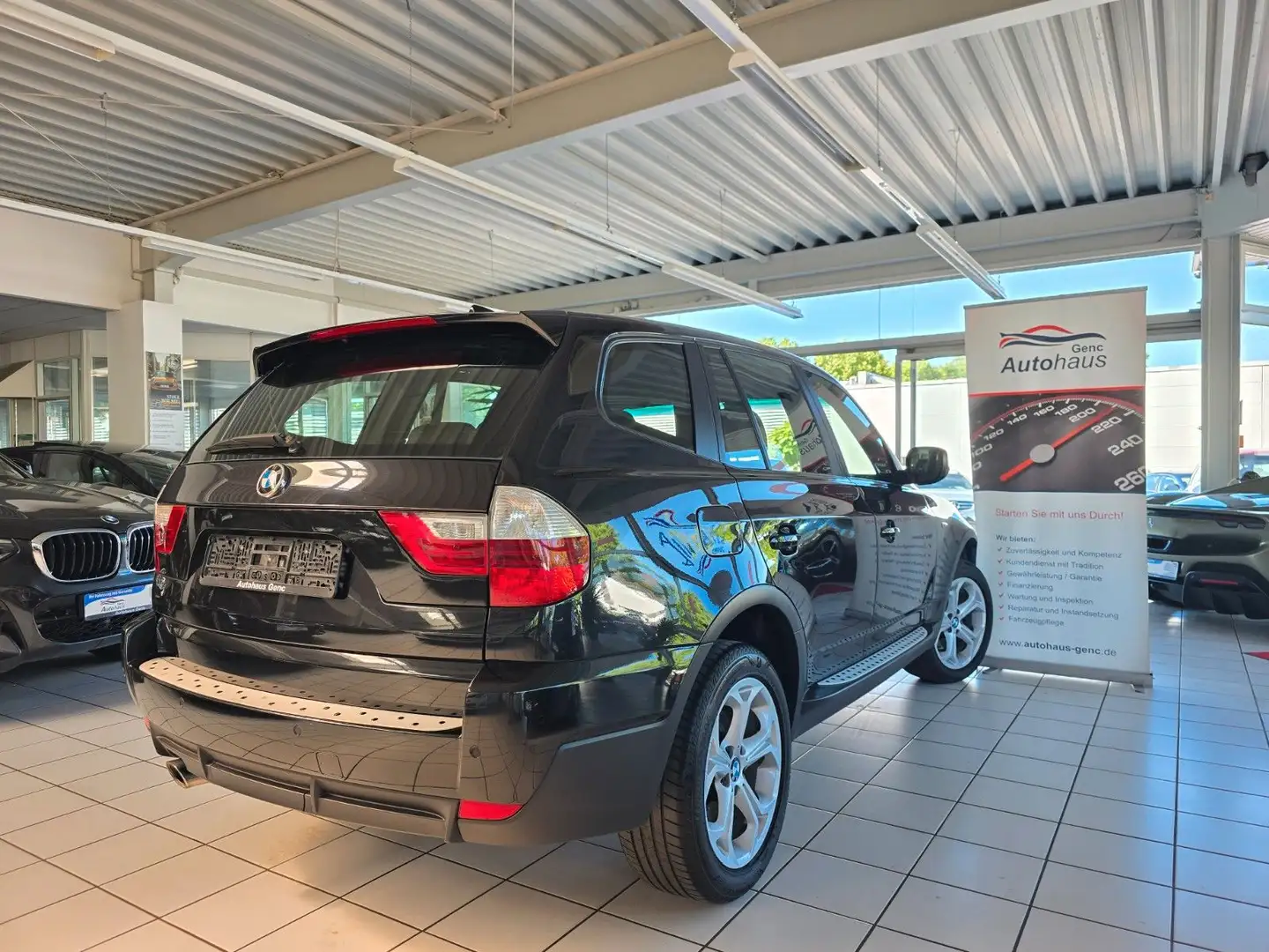 BMW X3 xDrive 20d Aut. Edition Exclusive Navigation Schwarz - 2