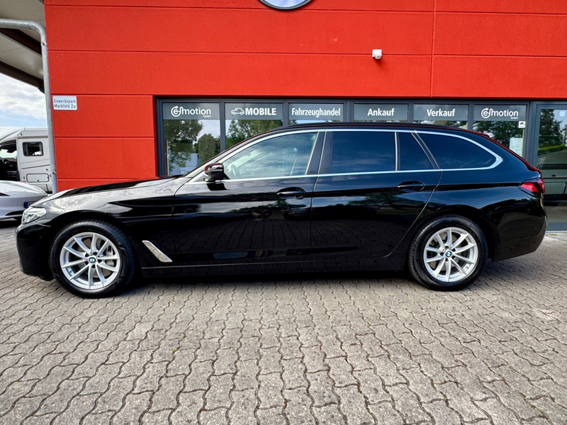 BMW 530 d Touring xDrive*DrivAss*ParkA+*DAB*RFK*AHK* — photo 2