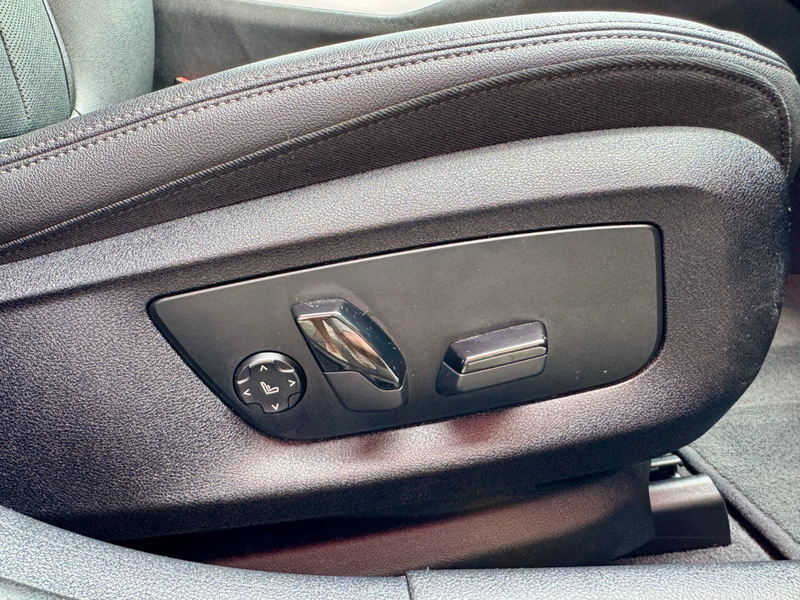 BMW 530 d Touring xDrive*DrivAss*ParkA+*DAB*RFK*AHK* — photo 13
