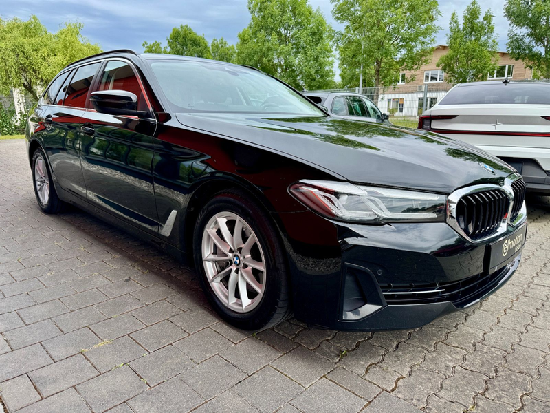 BMW 530 d Touring xDrive*DrivAss*ParkA+*DAB*RFK*AHK* — photo 6
