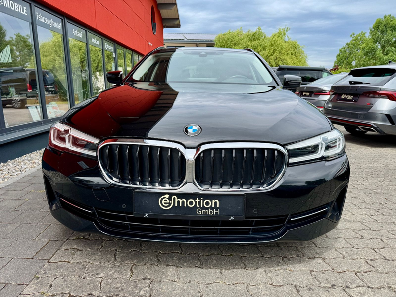 BMW 530 d Touring xDrive*DrivAss*ParkA+*DAB*RFK*AHK* — photo 7