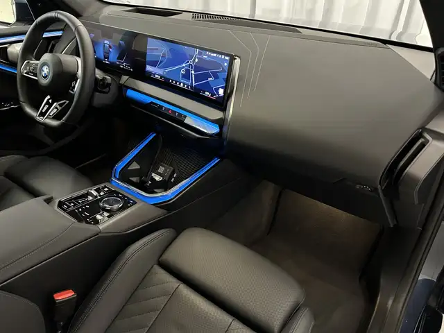 BMW X3 view 8