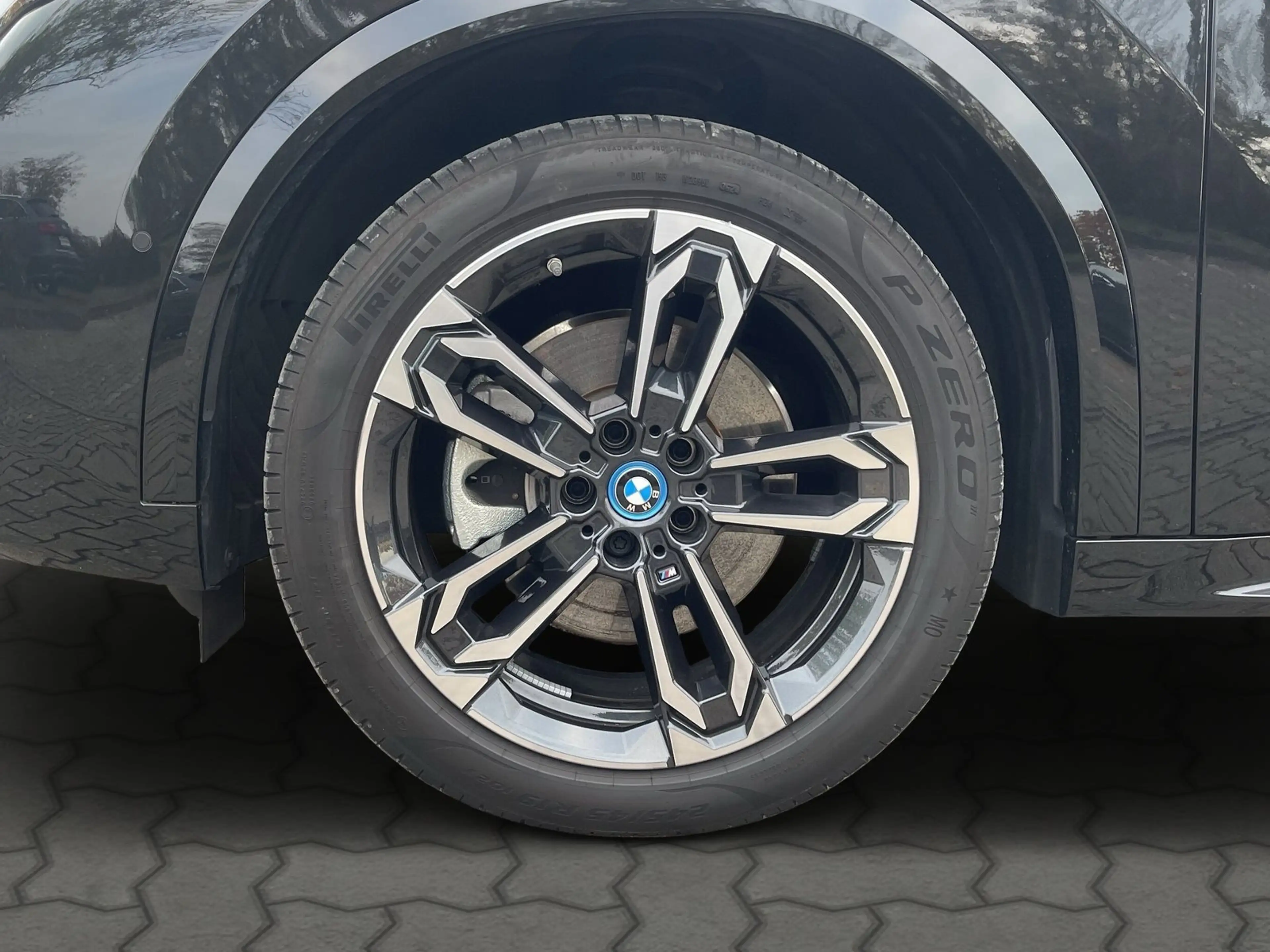 BMW iX2 30xDrive M Sport ehem. UPE € 71.980,- — photo 5