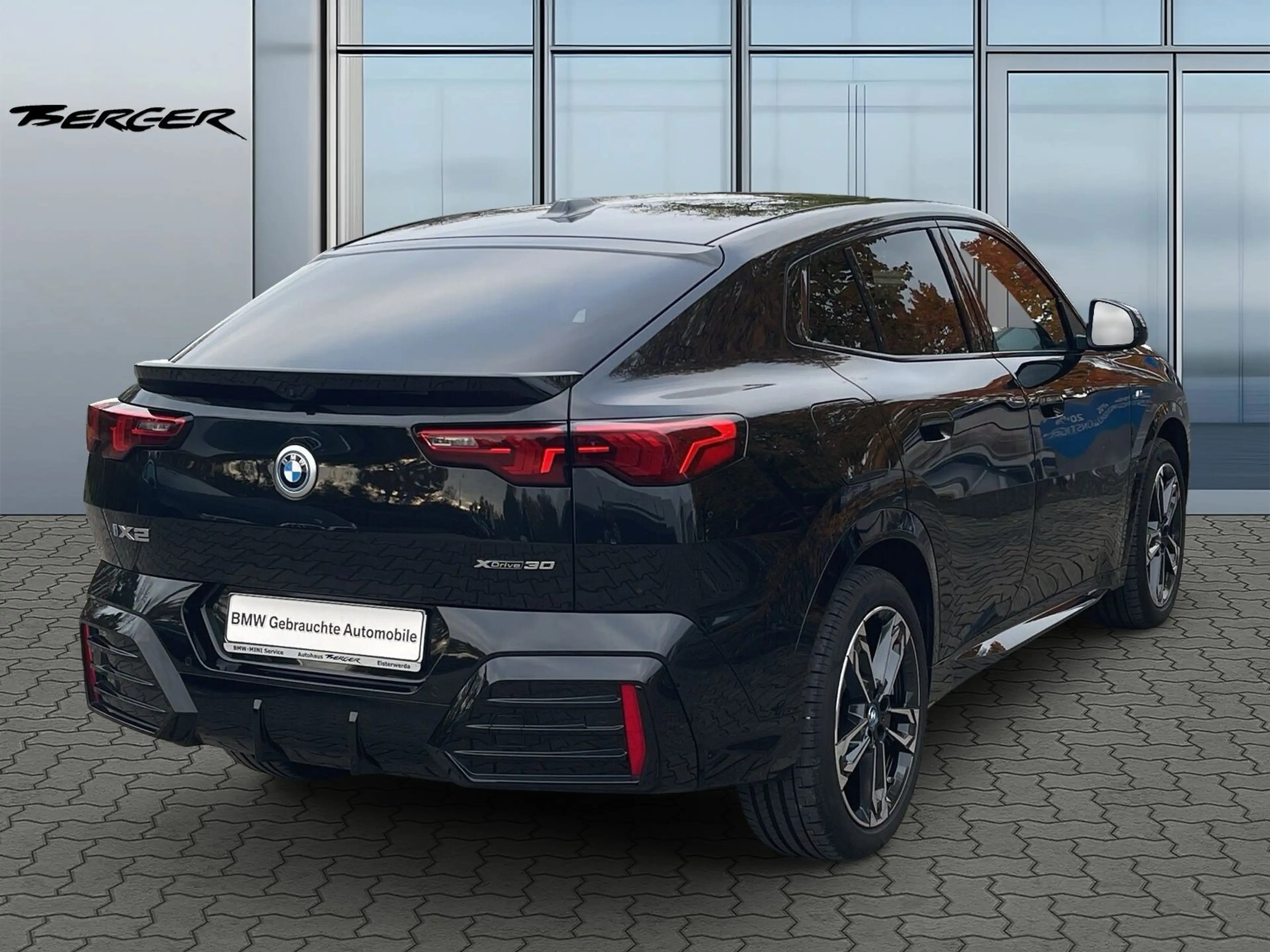 BMW iX2 30xDrive M Sport ehem. UPE € 71.980,- — photo 2