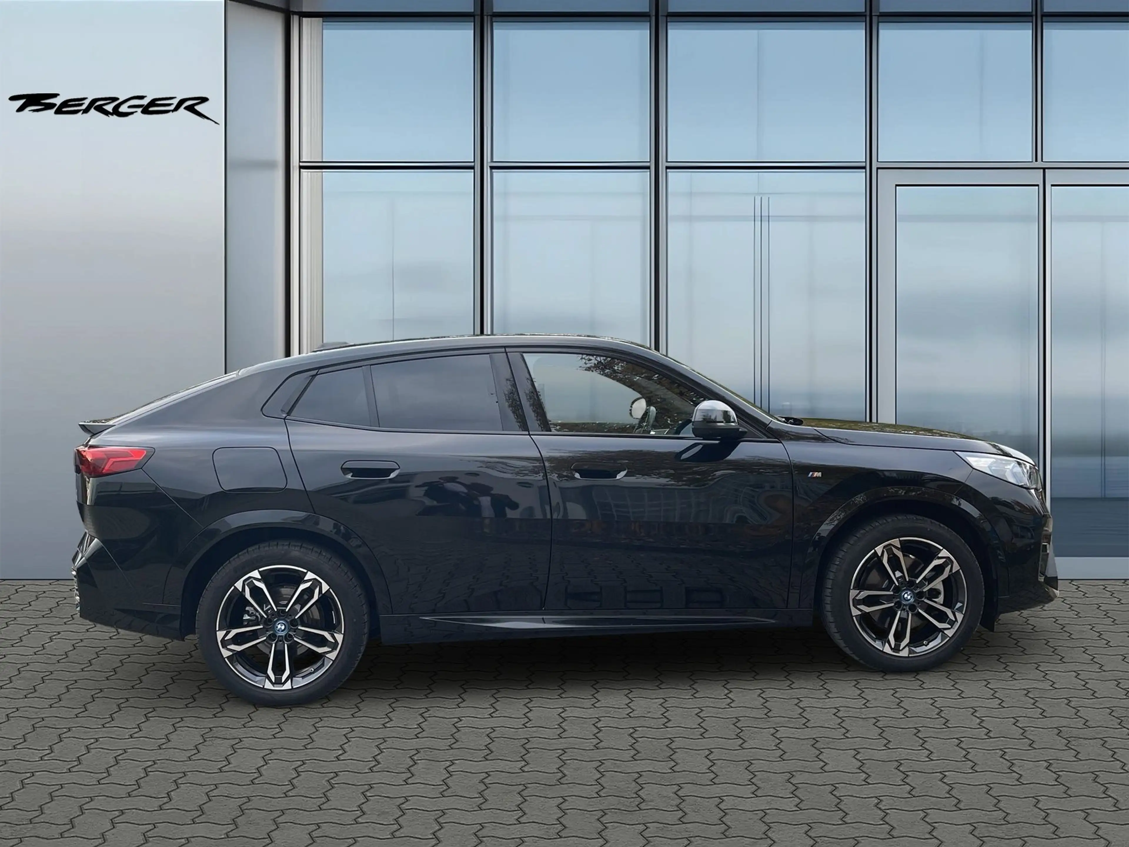 BMW iX2 30xDrive M Sport ehem. UPE € 71.980,- — photo 4