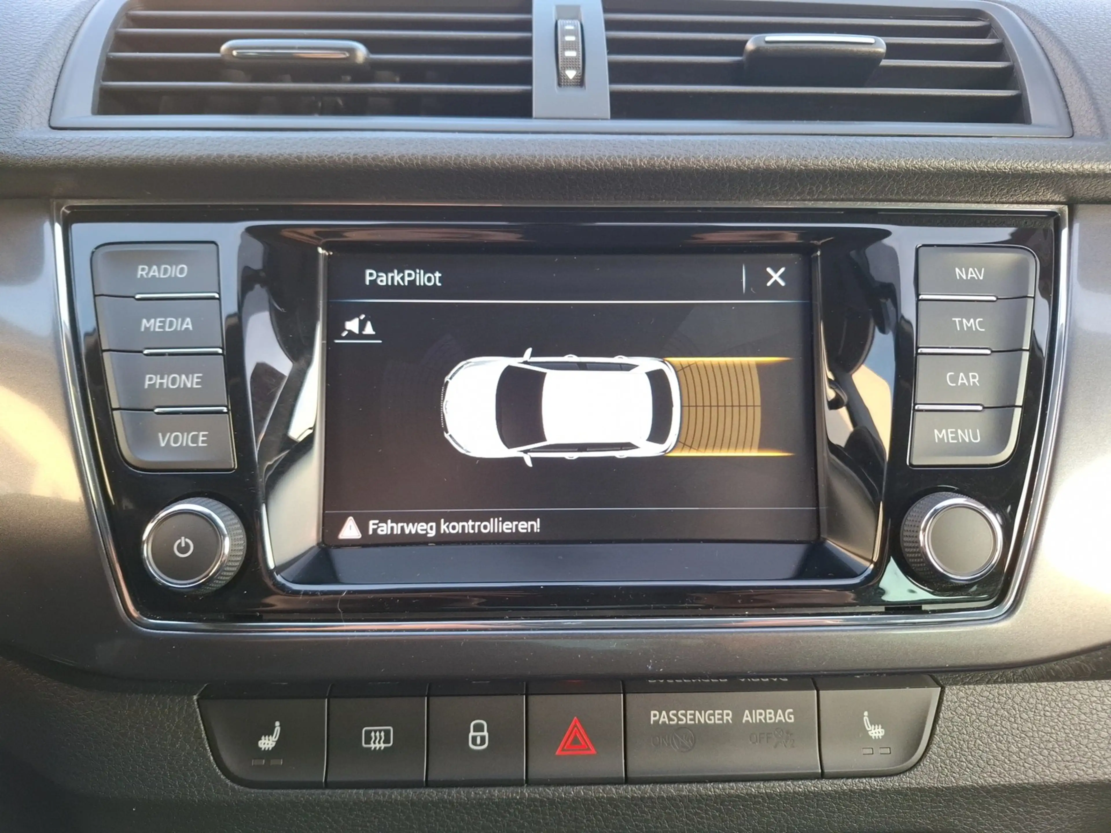 Skoda Fabia TSI Best of Clever LED Navi ACC PDC SHZ LM — photo 14