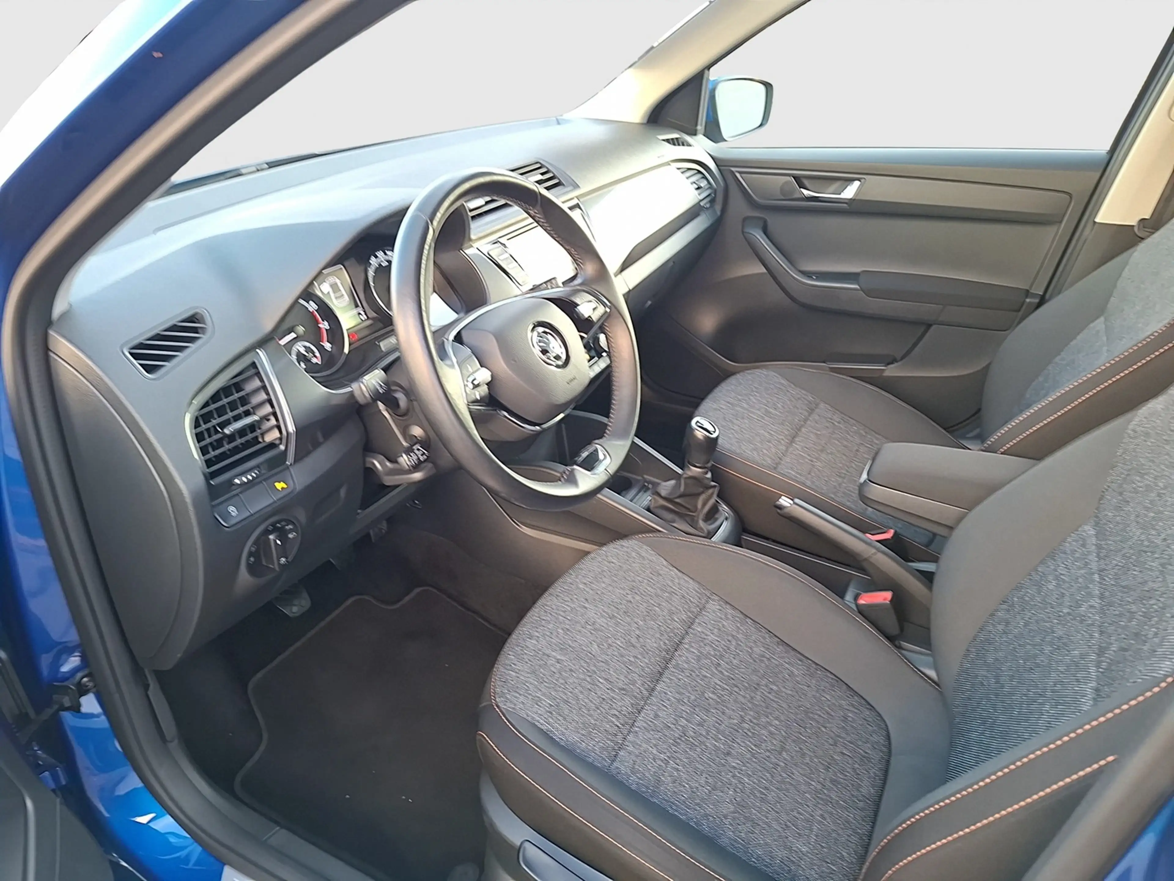 Skoda Fabia TSI Best of Clever LED Navi ACC PDC SHZ LM — photo 9