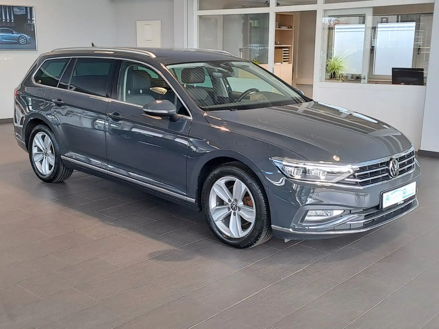Volkswagen Passat Variant Passat 2.0TDI DSG Elegance*MatrixLED*AID*KAM*ACC Grijs - 2