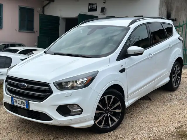 Ford Kuga 1.5 TDCI 120 CV S&S 2WD ST-Line