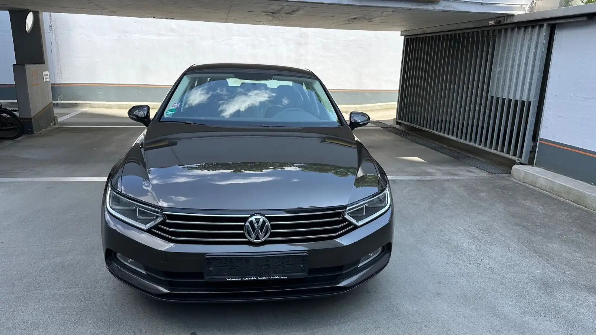 Volkswagen Passat Lim. Trendline BMT/Navigation/PDC/1.Hand Fekete - 2