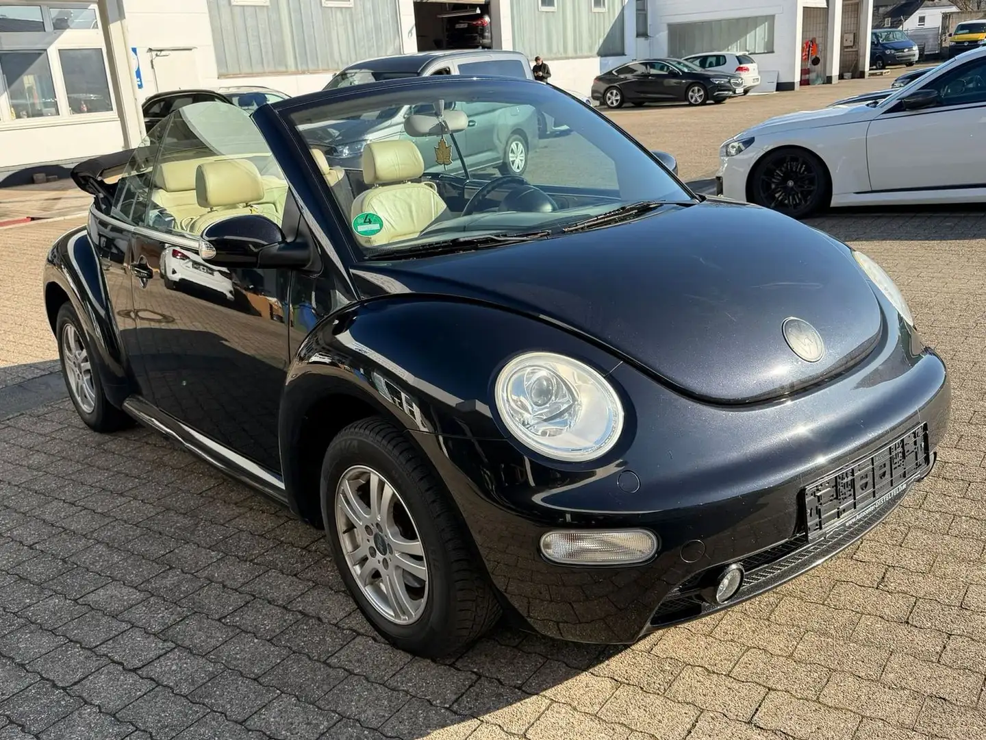 Volkswagen Beetle 1.9 TDI Highline HU 03/27 Schwarz - 1