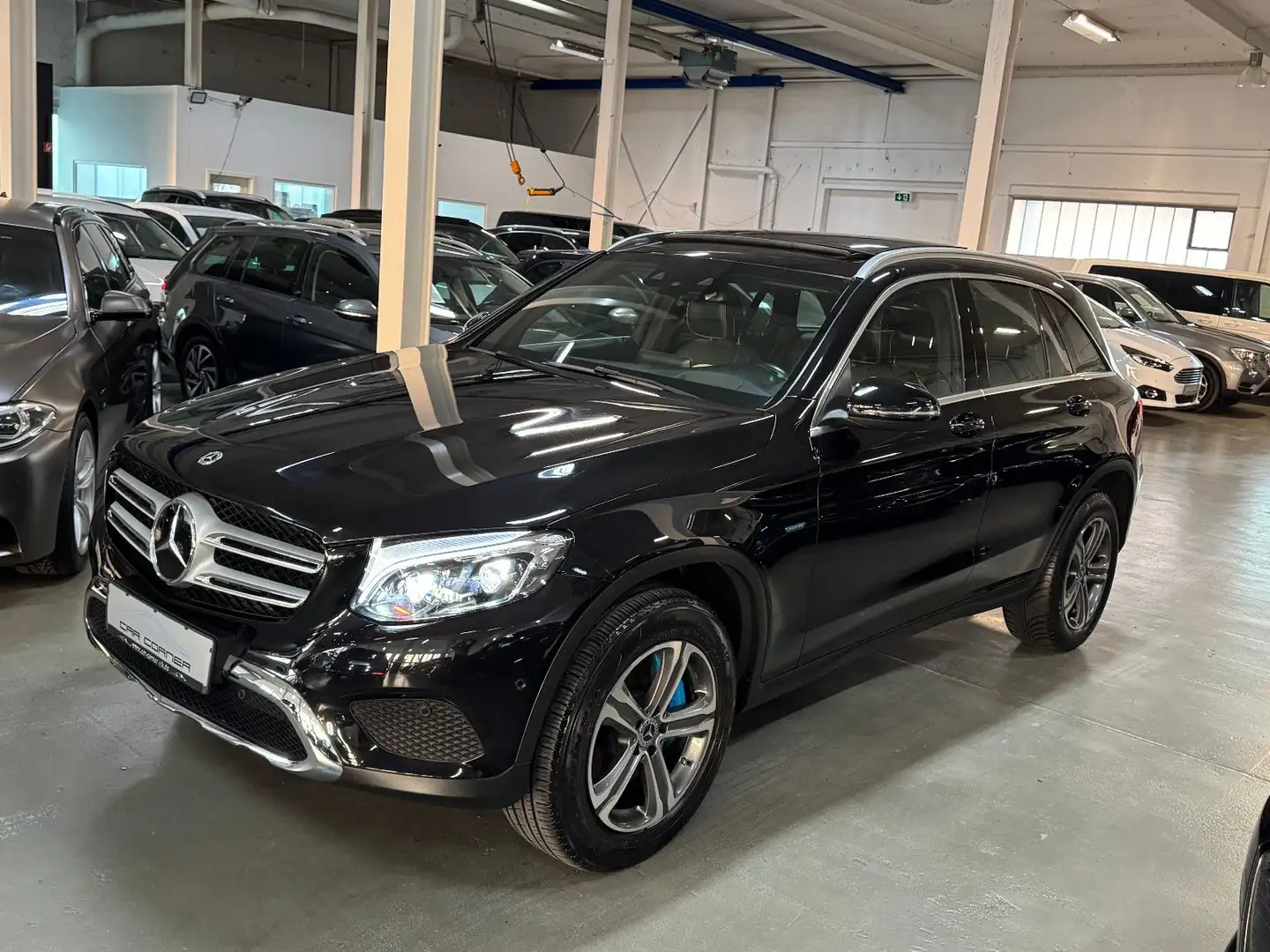 Mercedes-Benz GLC 350 e 4MATIC DESIGNO EXCLUSIVE "UNIKAT" VOLL Fekete - 2