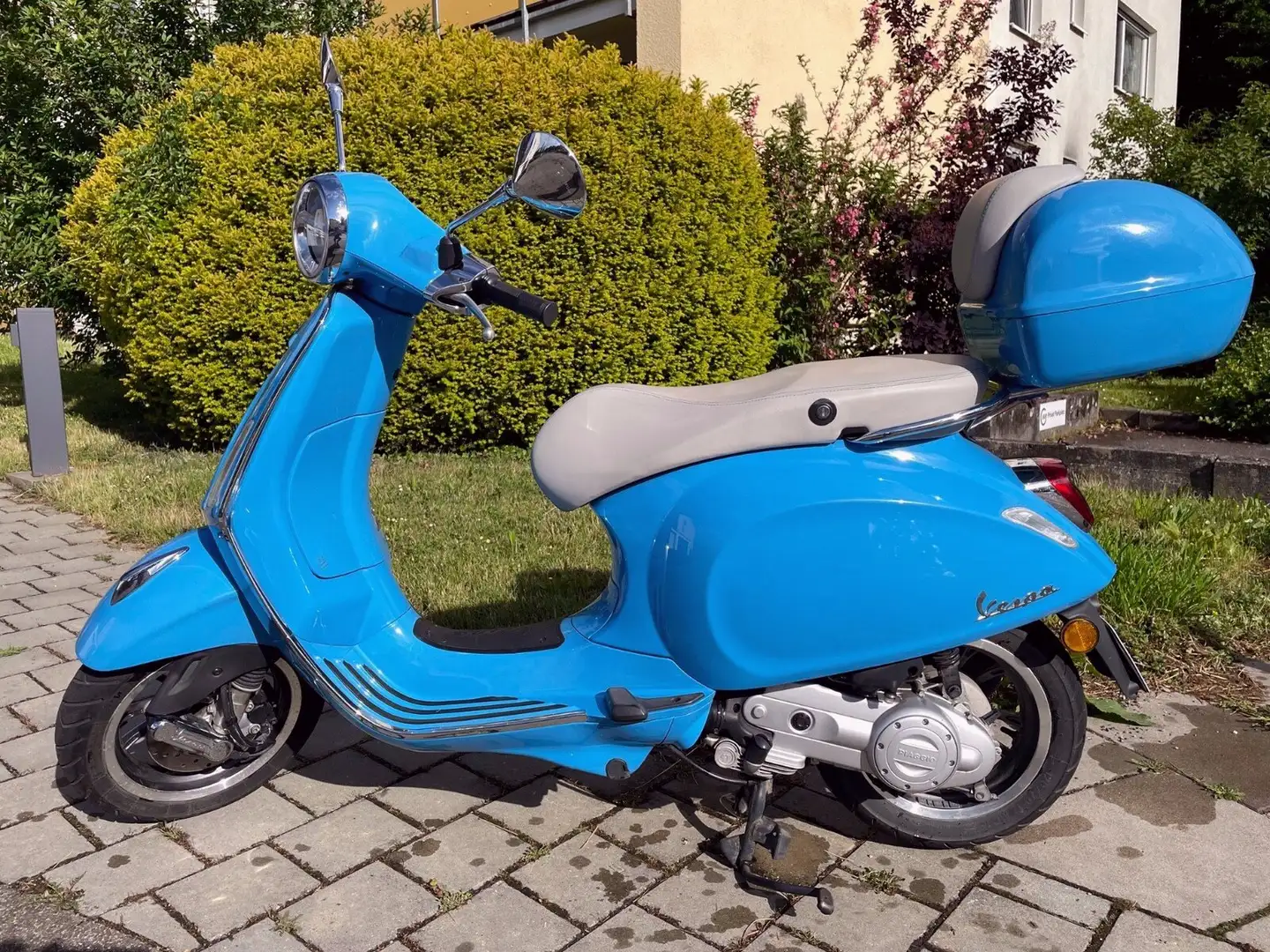 Vespa Primavera 50 50th Anniversary Edition Blau - 1